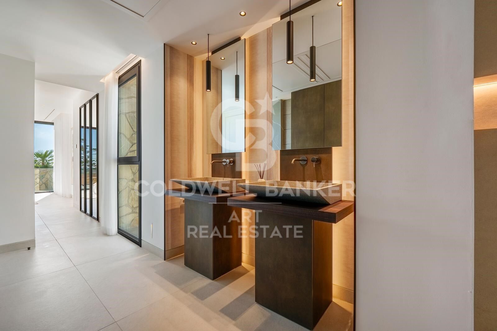 Exceptional villa in La Quinta with spectacular sea and mountain views