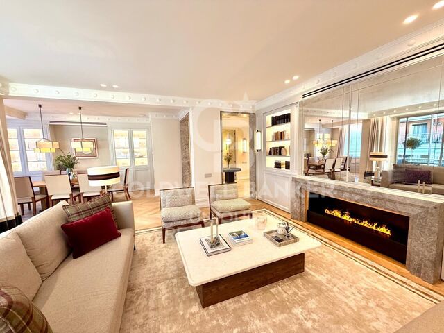 Renovated exterior flat in Castellana, Madrid