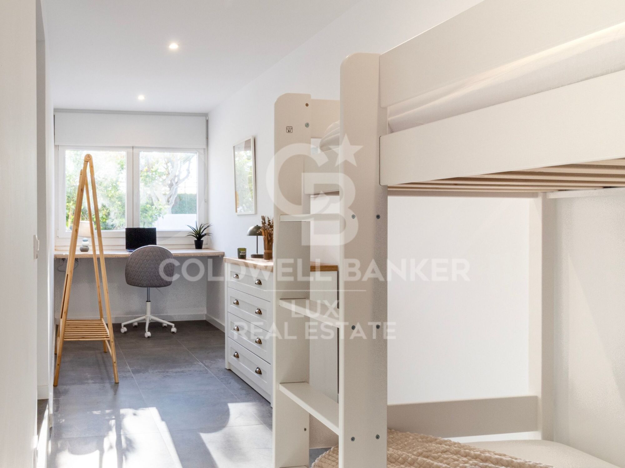 Piso con terraza a 350m de la playa, completamente renovado