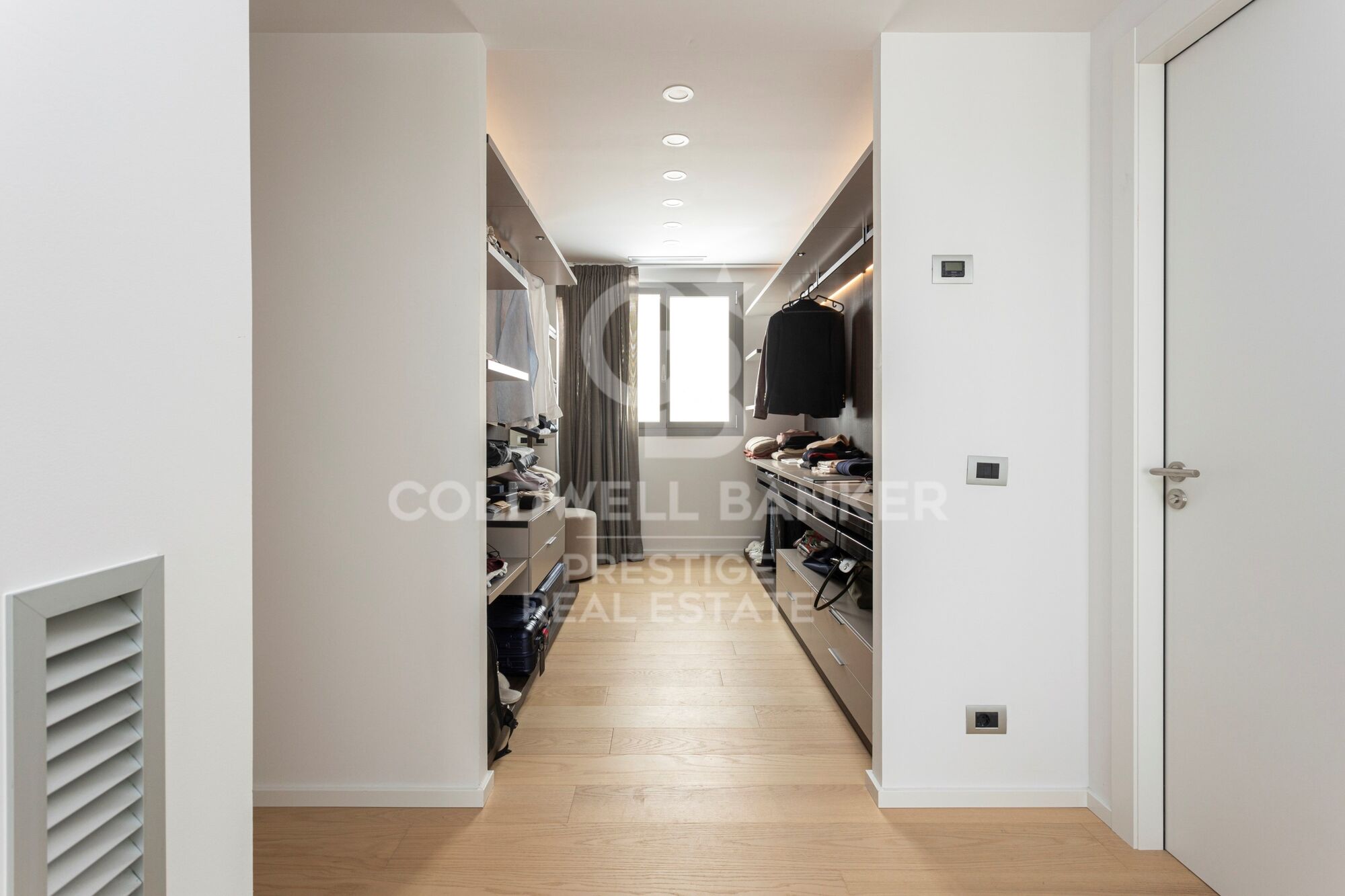 En venta ático reformado con terraza y opción a parking en Rambla Cataluña , Barcelona