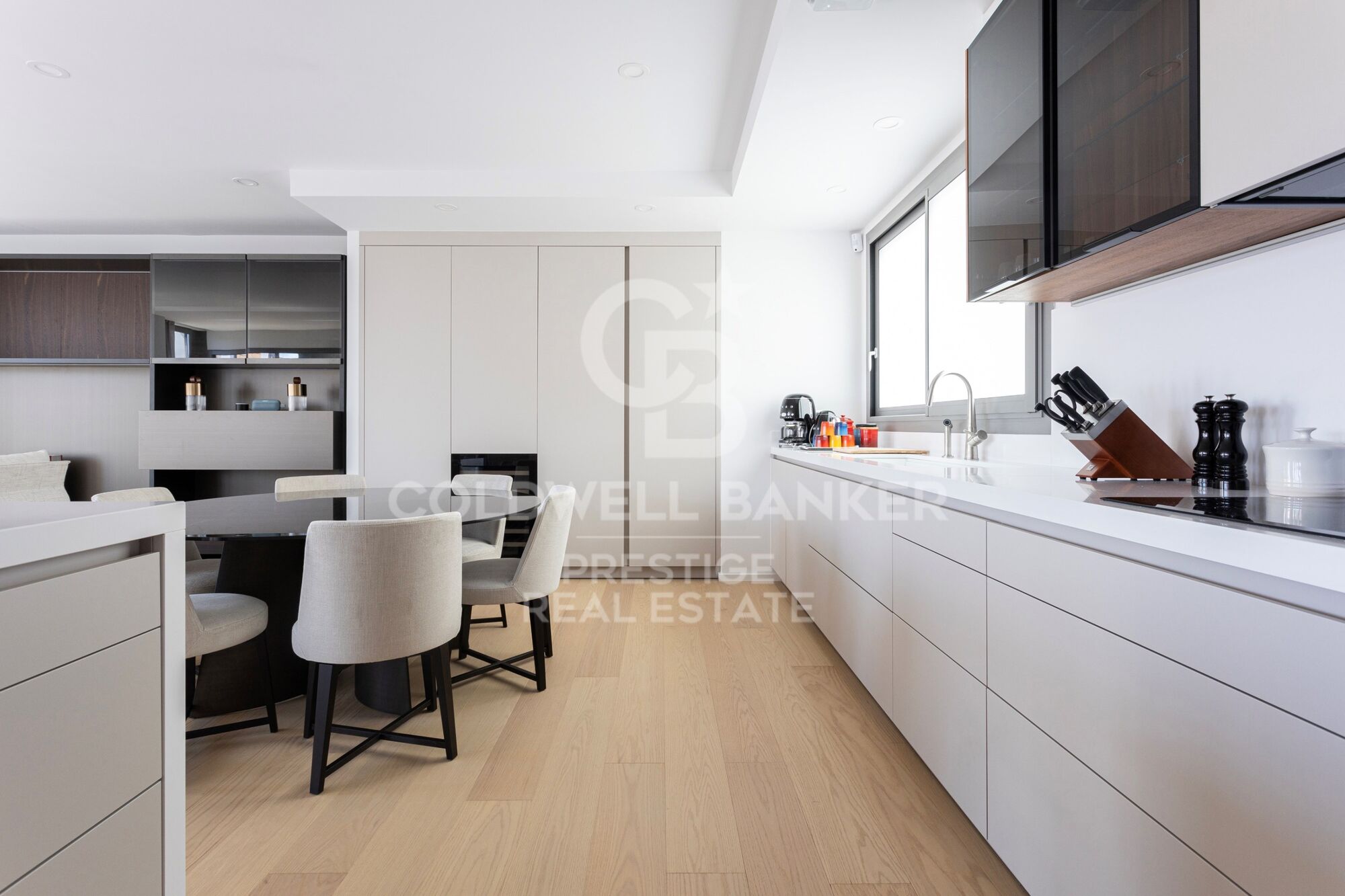 En venta ático reformado con terraza y opción a parking en Rambla Cataluña , Barcelona