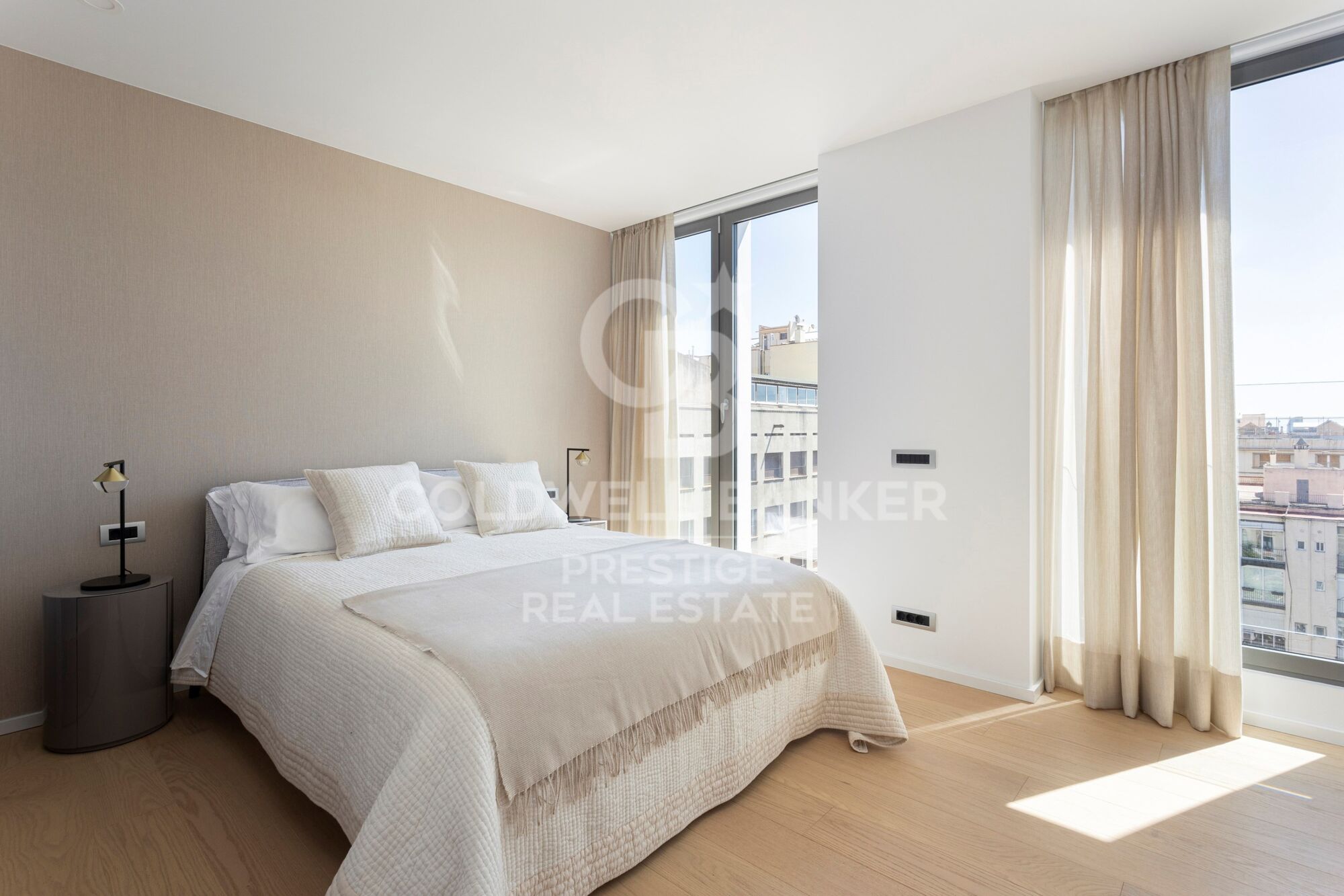 En venta ático reformado con terraza y opción a parking en Rambla Cataluña , Barcelona