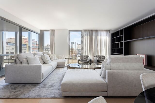 En venta ático reformado con terraza y opción a parking en Rambla Cataluña , Barcelona