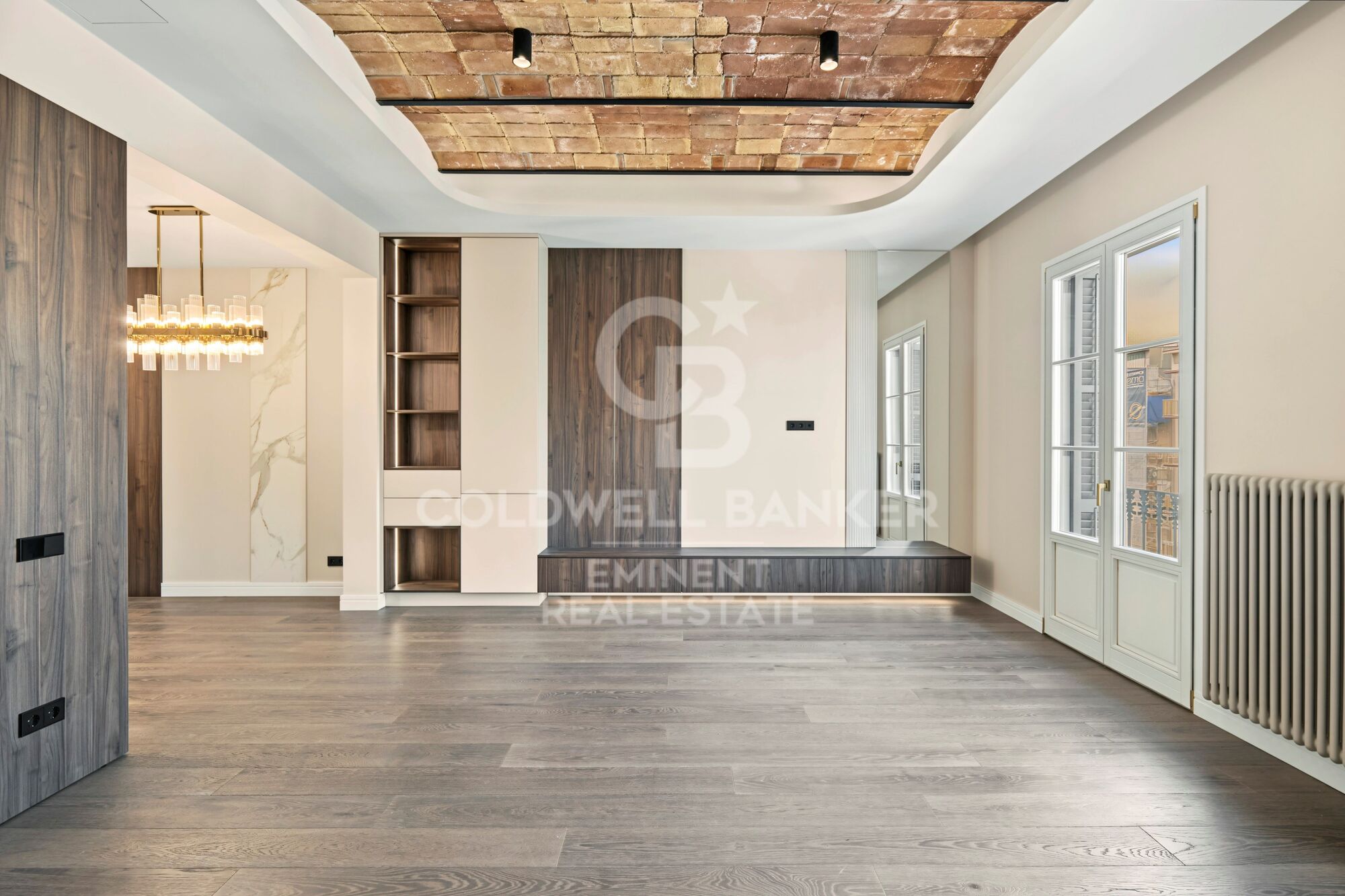 Exclusivo piso reformado con vistas a la Sagrada Familia en finca regia rehabilitada