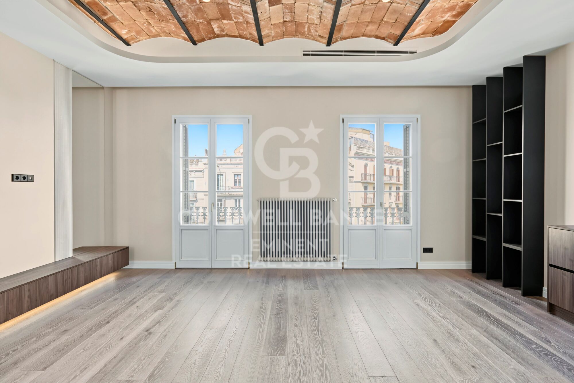 Exclusivo piso reformado con vistas a la Sagrada Familia en finca regia rehabilitada
