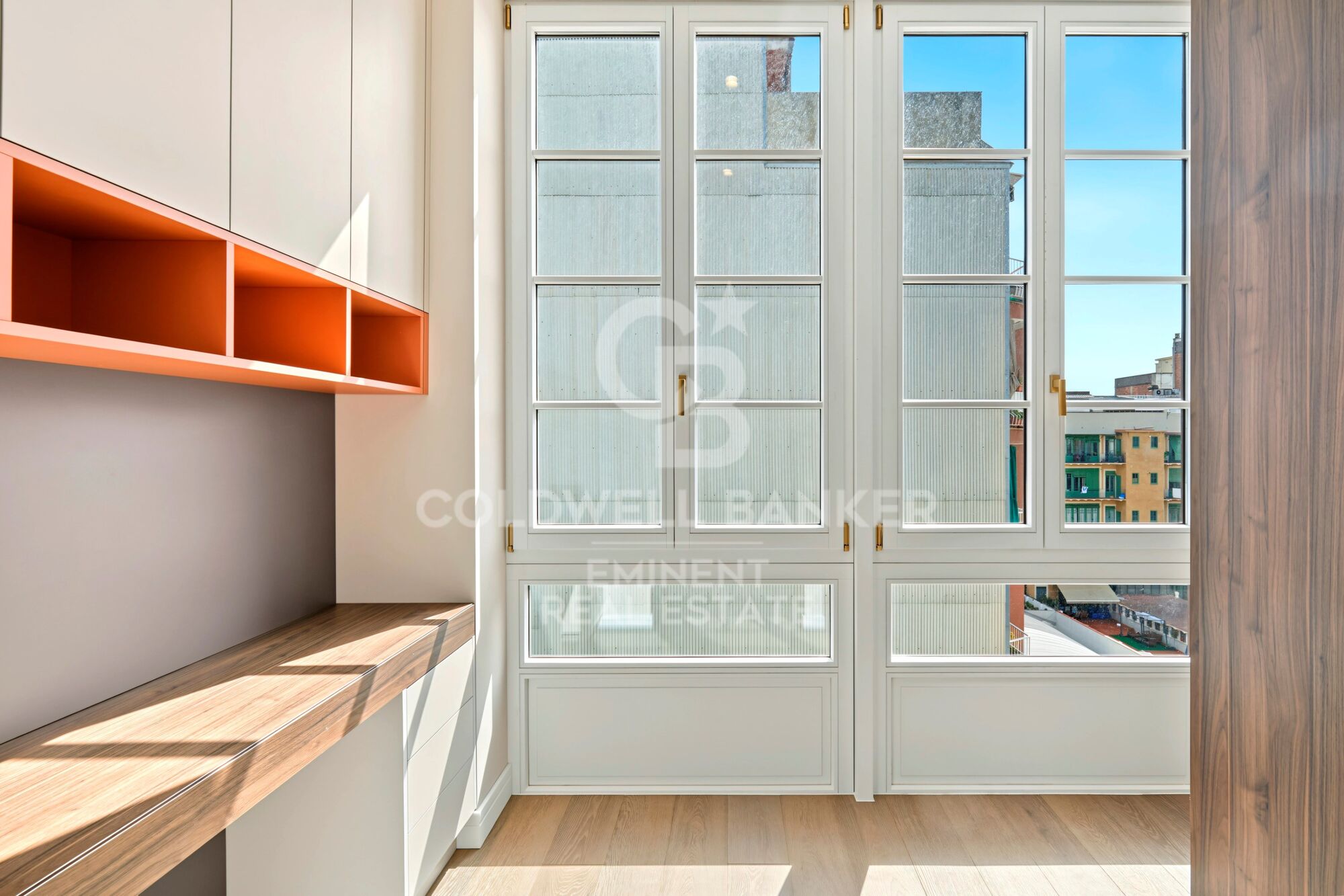 Exclusivo piso reformado con vistas a la Sagrada Familia en finca regia rehabilitada