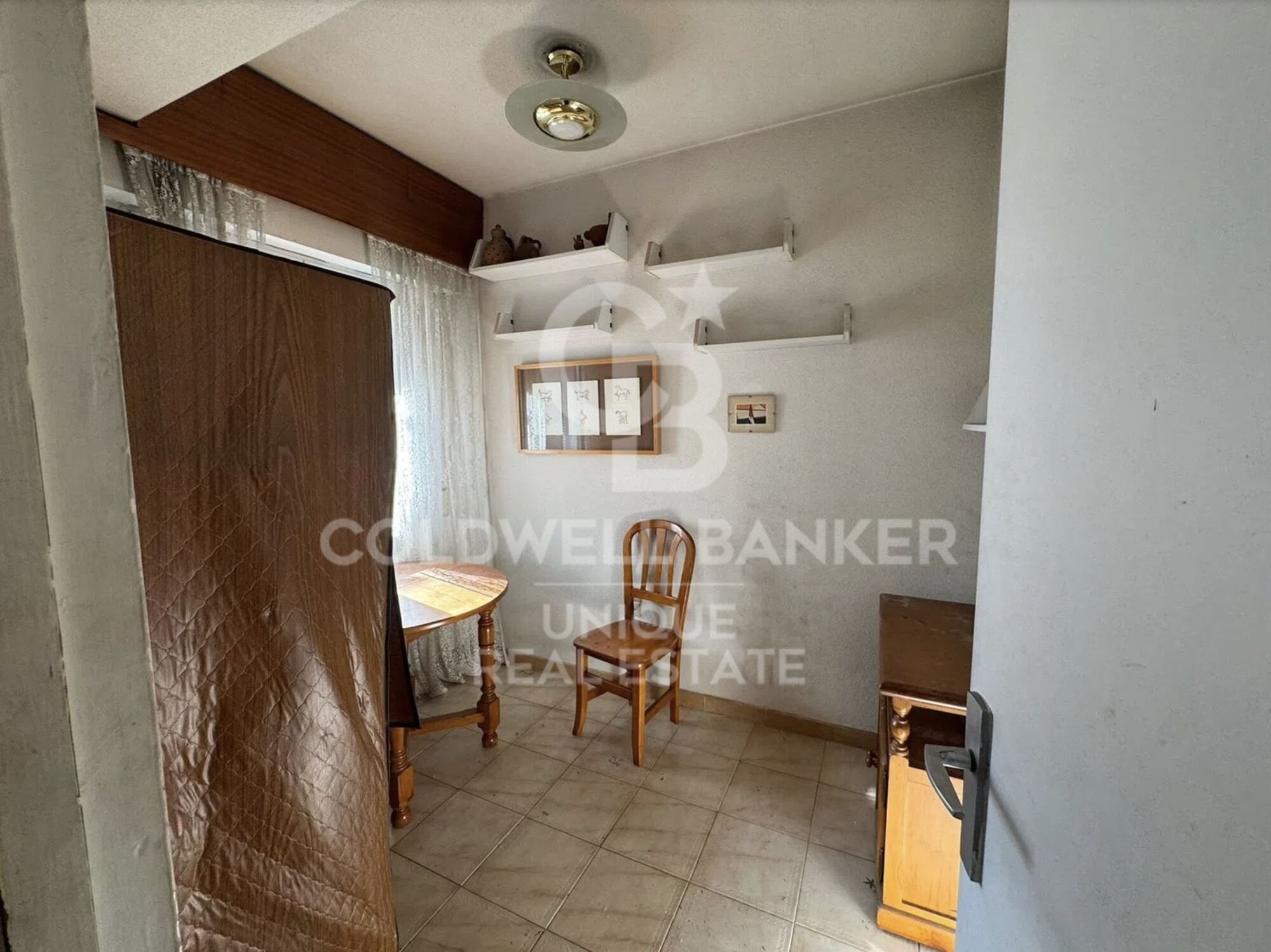 Apartment to renovate in Chamberí, Madrid