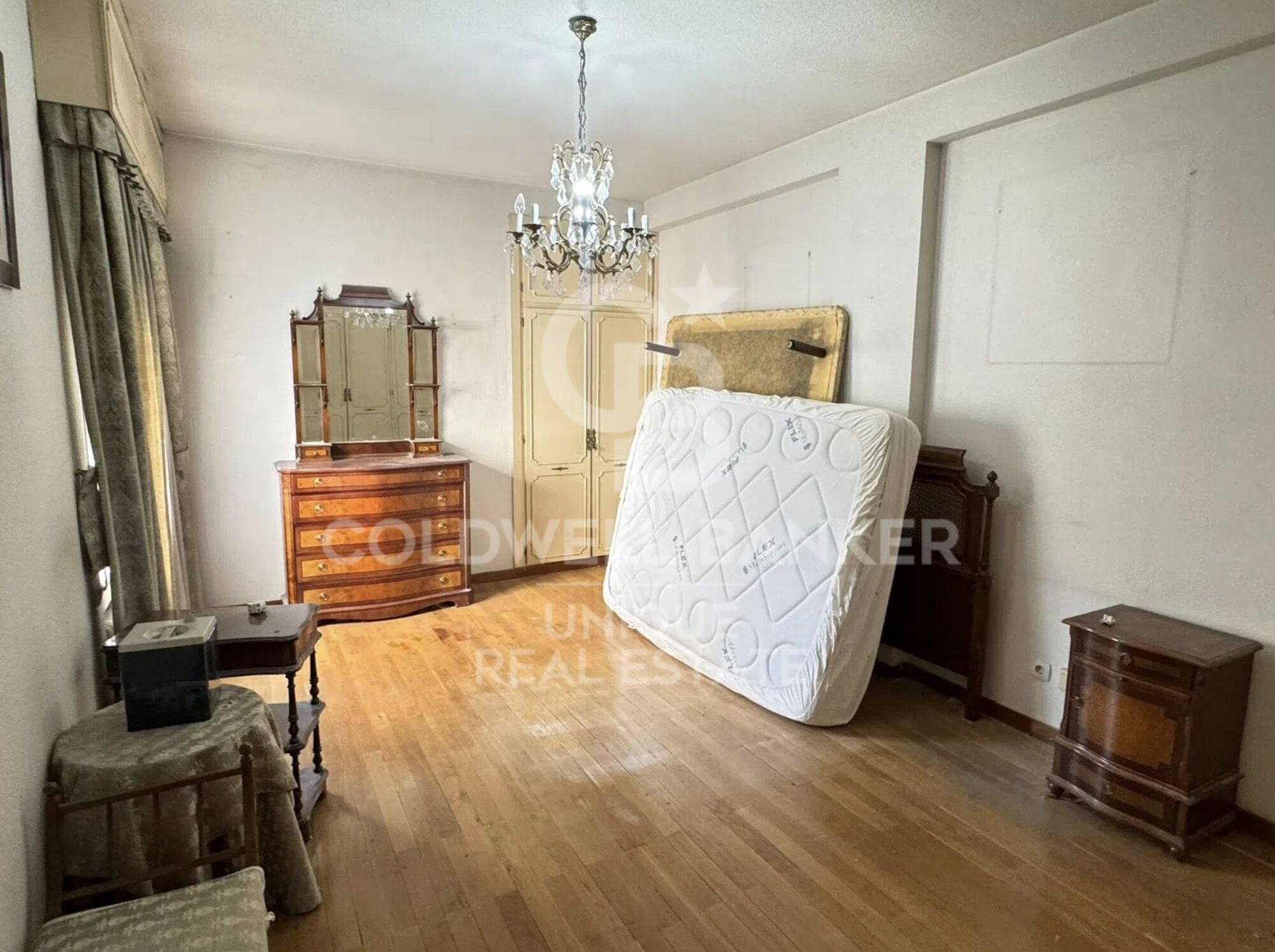 Apartment to renovate in Chamberí, Madrid