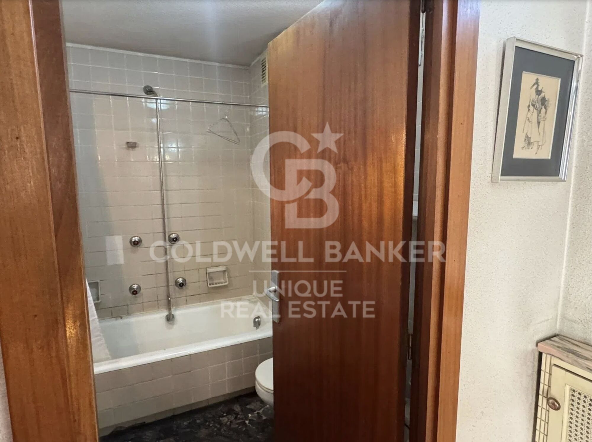 Apartment to renovate in Chamberí, Madrid