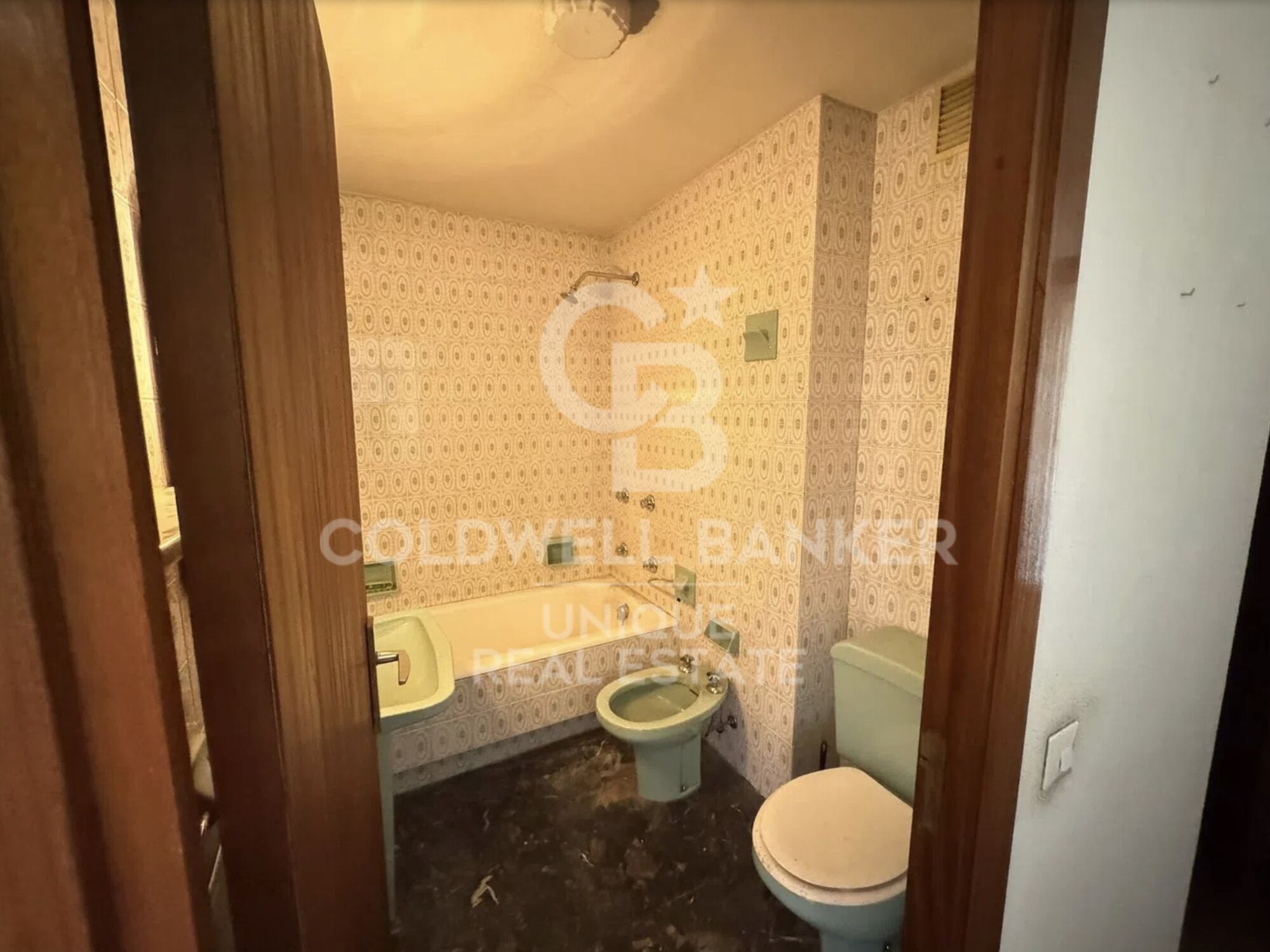 Apartment to renovate in Chamberí, Madrid