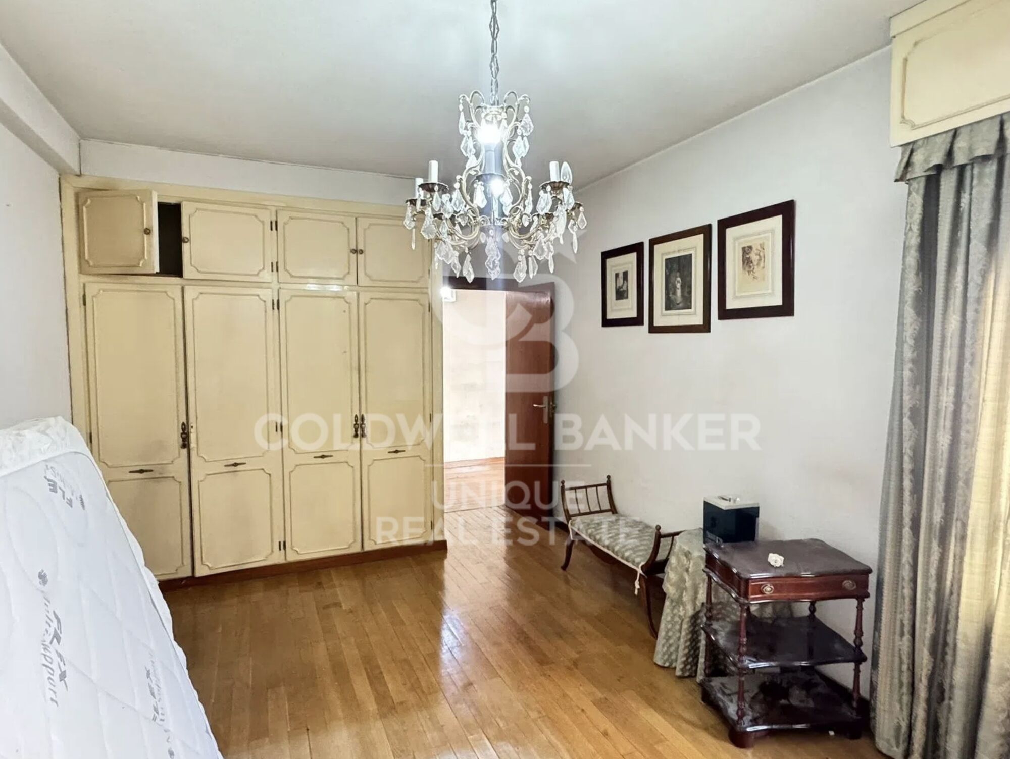 Apartment to renovate in Chamberí, Madrid