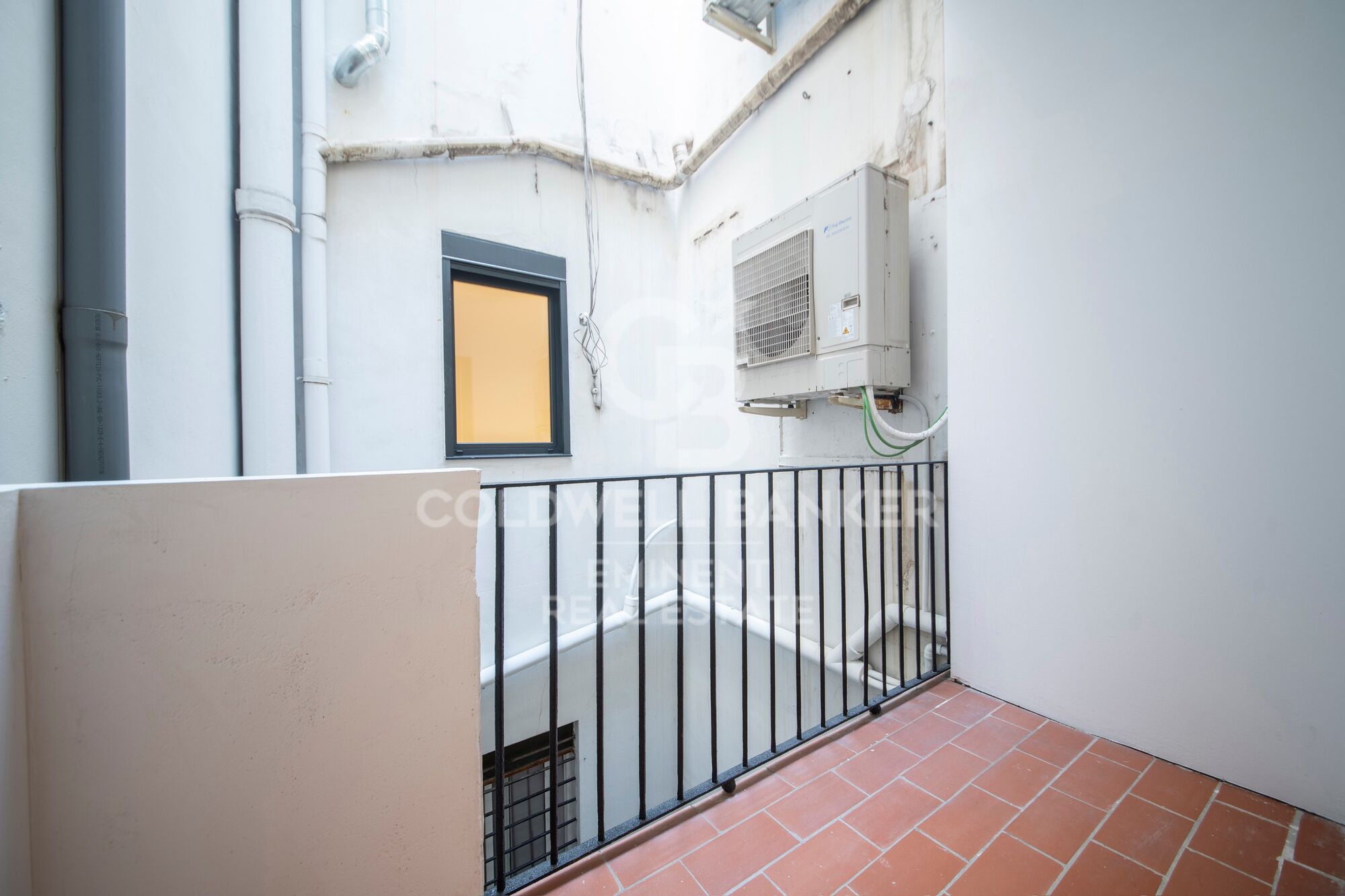 Elegante, renovierte 150 m² Wohnung in einem historischen Gebäude nahe der Rambla Catalunya