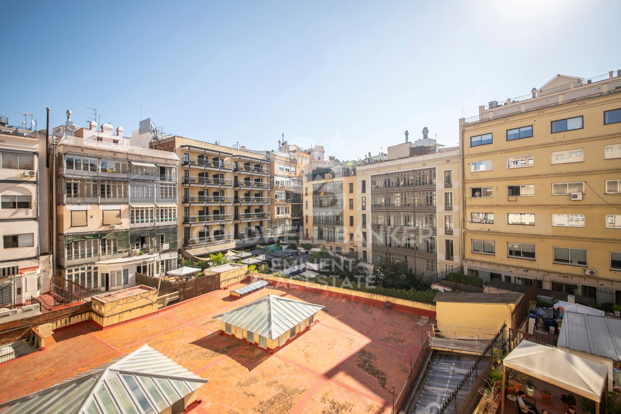 Elegant 150 m² refurbished apartment in a classic building next to Rambla Catalunya