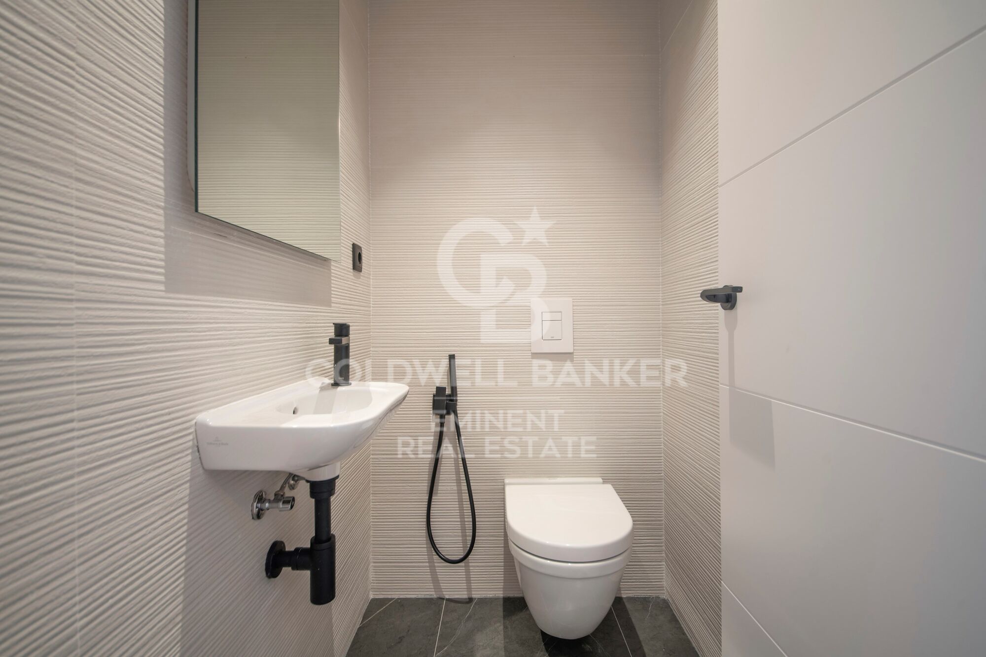 Elegante, renovierte 150 m² Wohnung in einem historischen Gebäude nahe der Rambla Catalunya