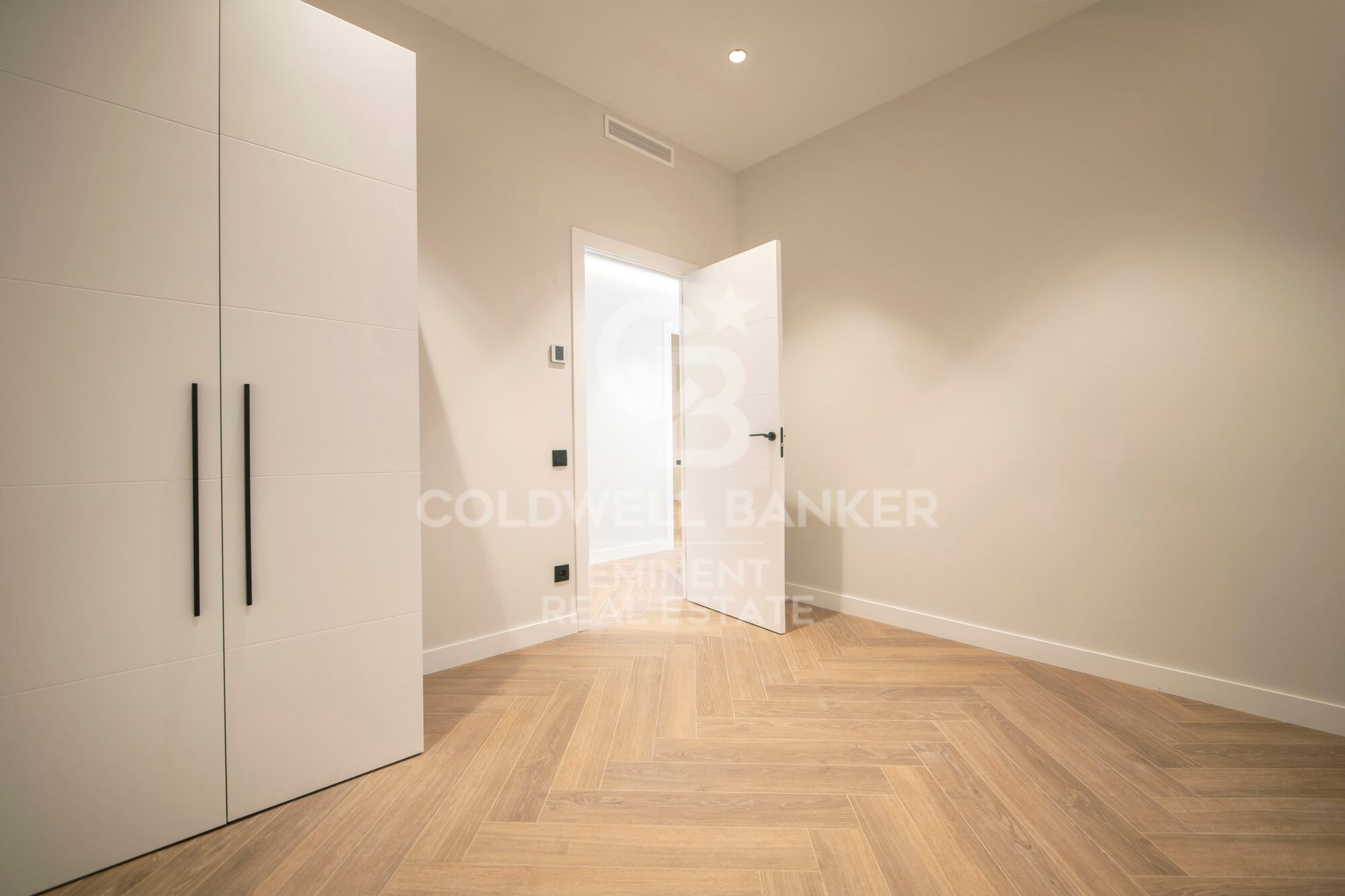 Elegante, renovierte 150 m² Wohnung in einem historischen Gebäude nahe der Rambla Catalunya