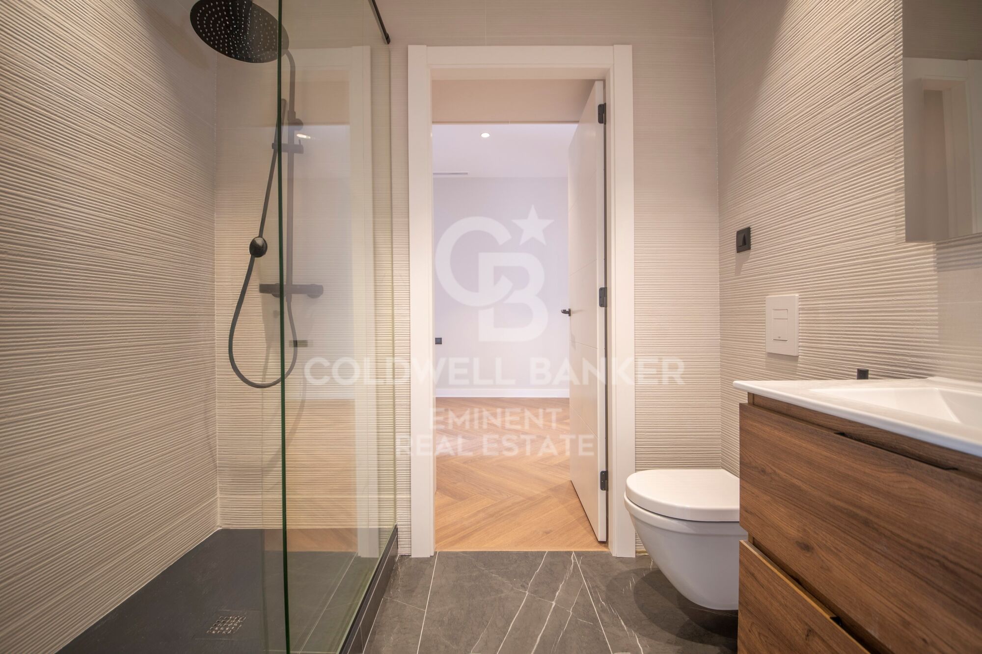 Elegante, renovierte 150 m² Wohnung in einem historischen Gebäude nahe der Rambla Catalunya