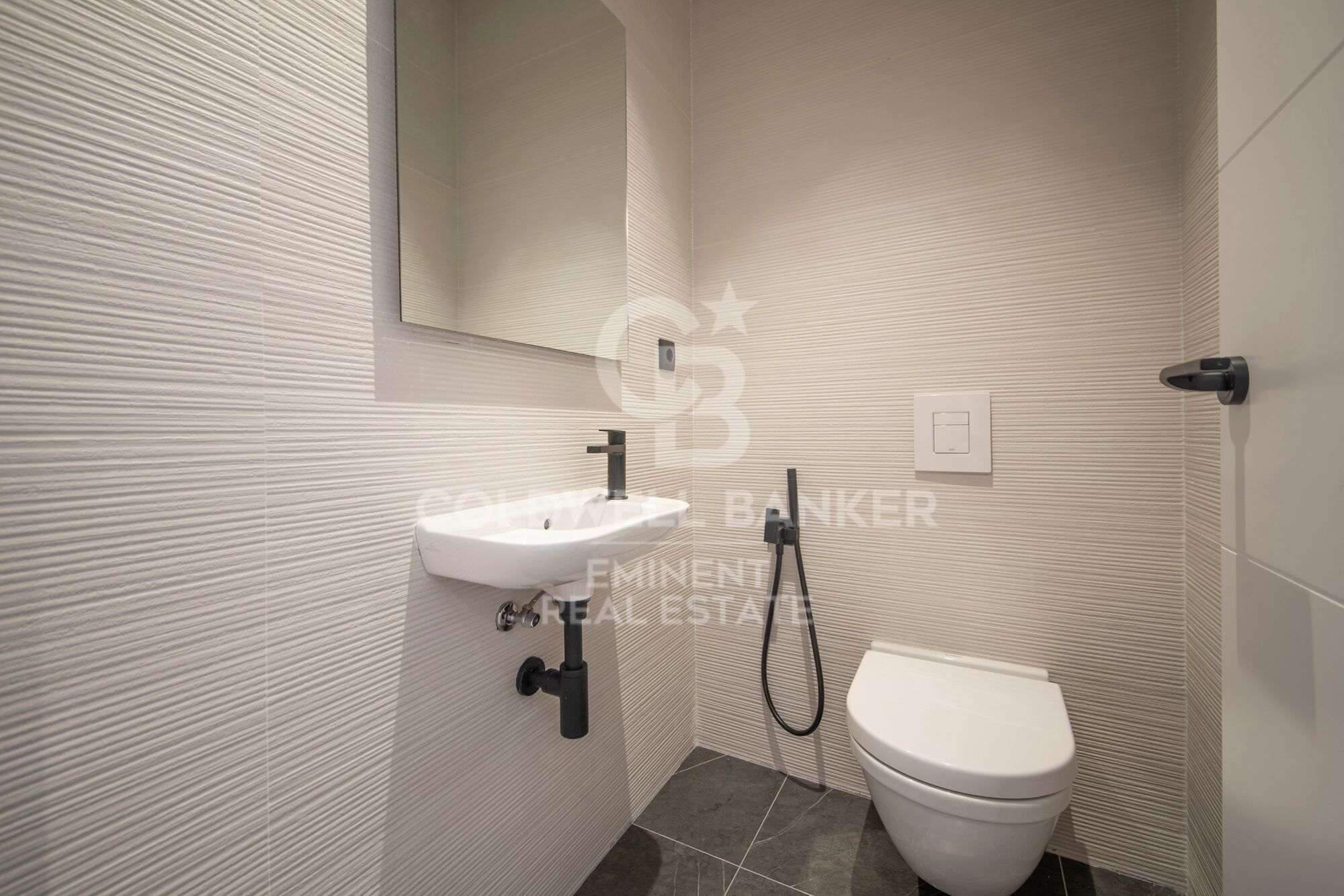 Elegante, renovierte 150 m² Wohnung in einem historischen Gebäude nahe der Rambla Catalunya
