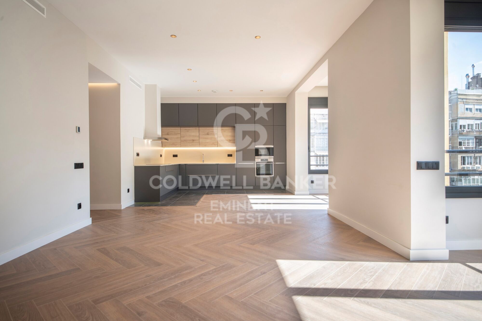 Elegante, renovierte 150 m² Wohnung in einem historischen Gebäude nahe der Rambla Catalunya