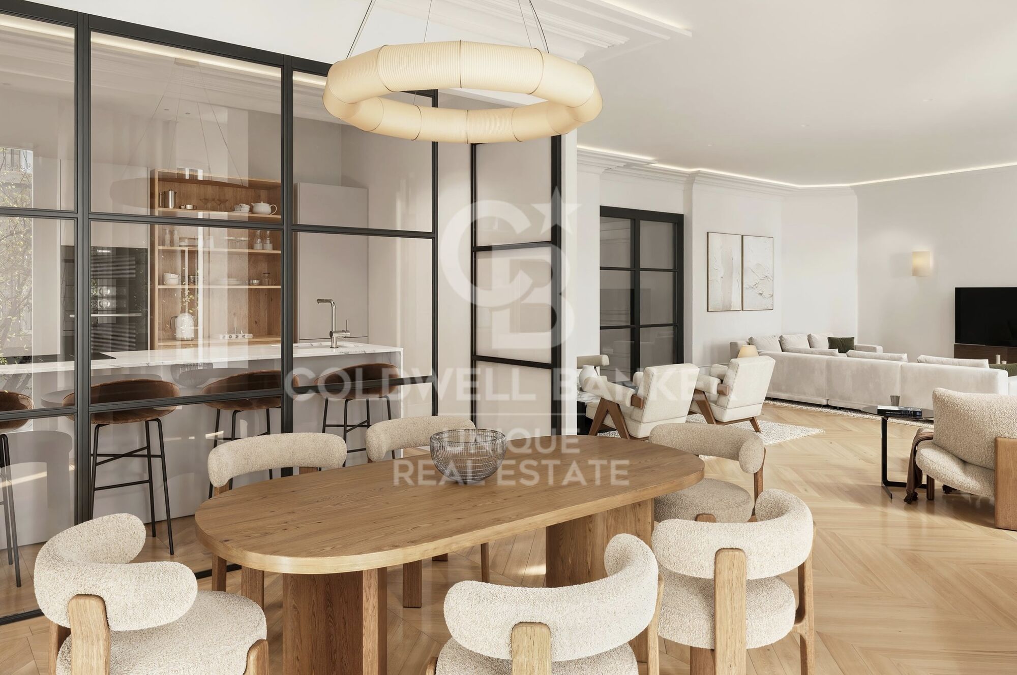 Renovated exterior flat with 4 bedrooms in Almagro, Madrid