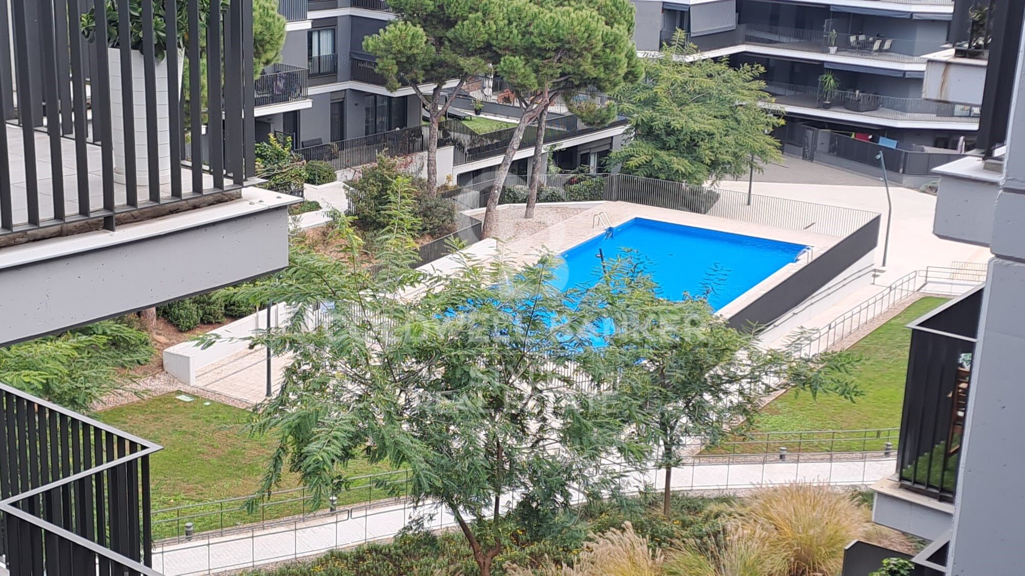 Pis per estrenar amb piscina comunitària