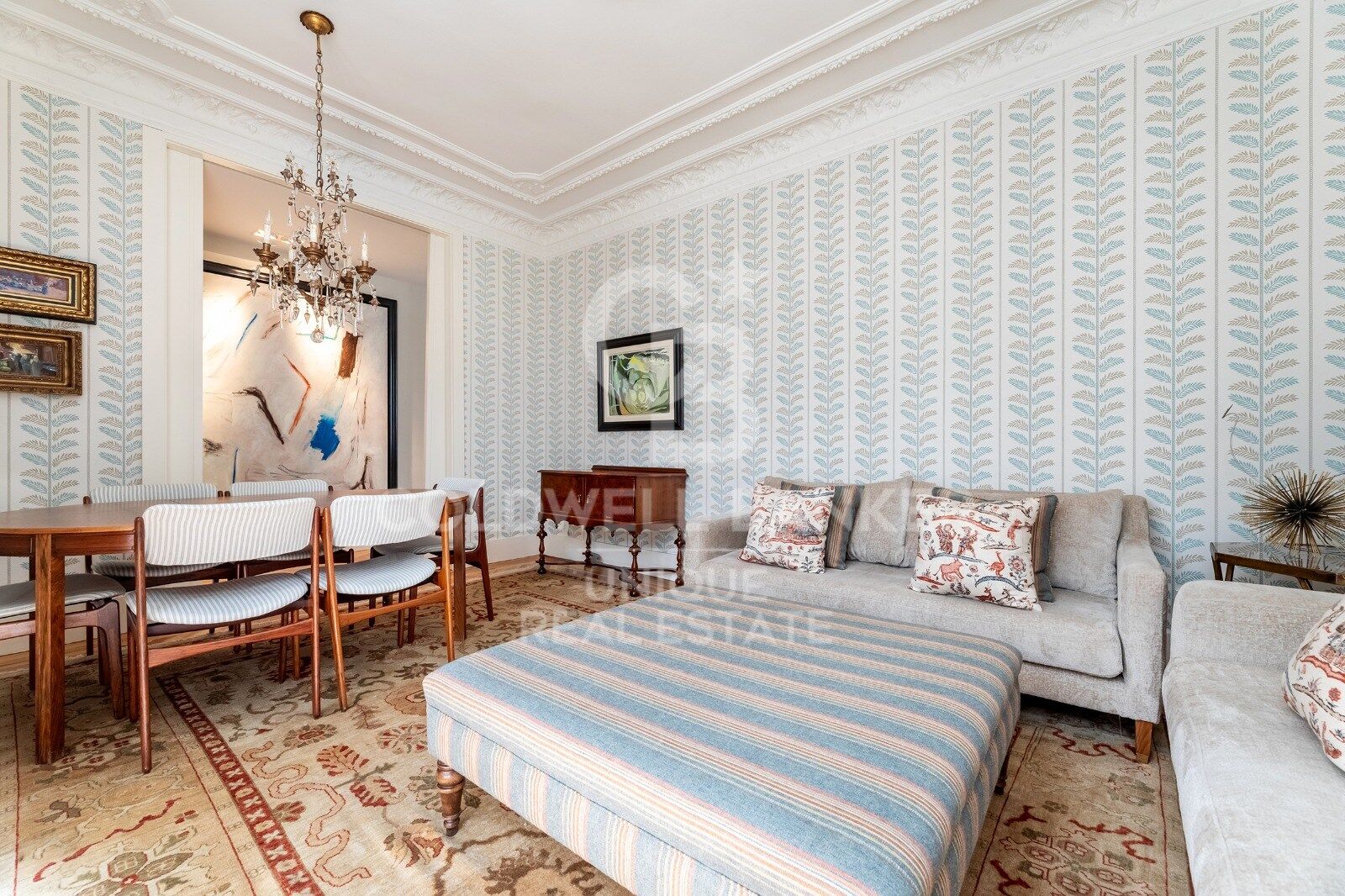 Renovated exterior flat in Castellana, Madrid