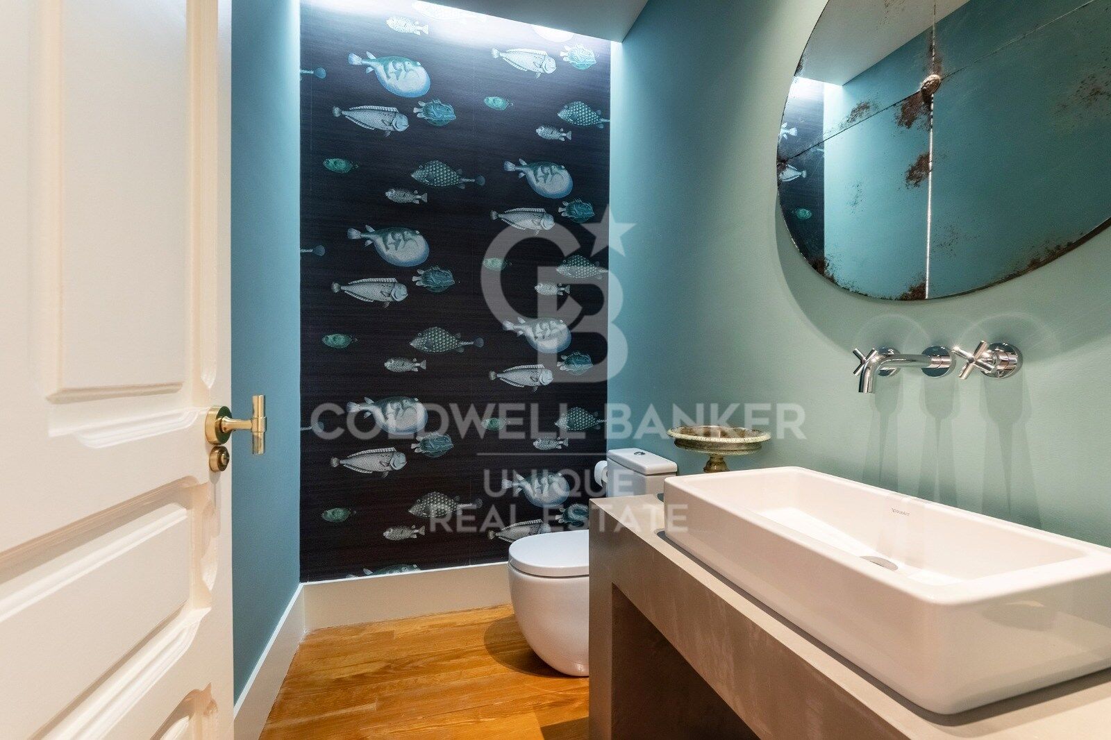 Renovated exterior flat in Castellana, Madrid