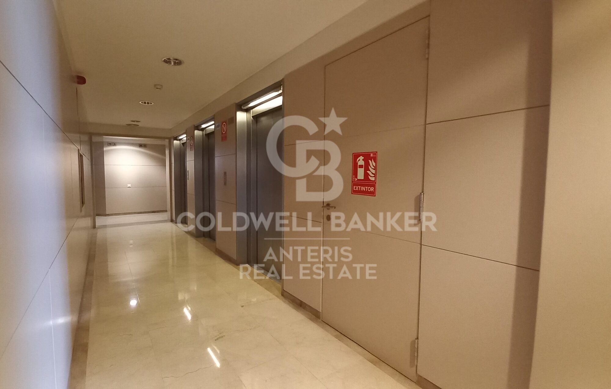 Housing with unobstructed views and common areas