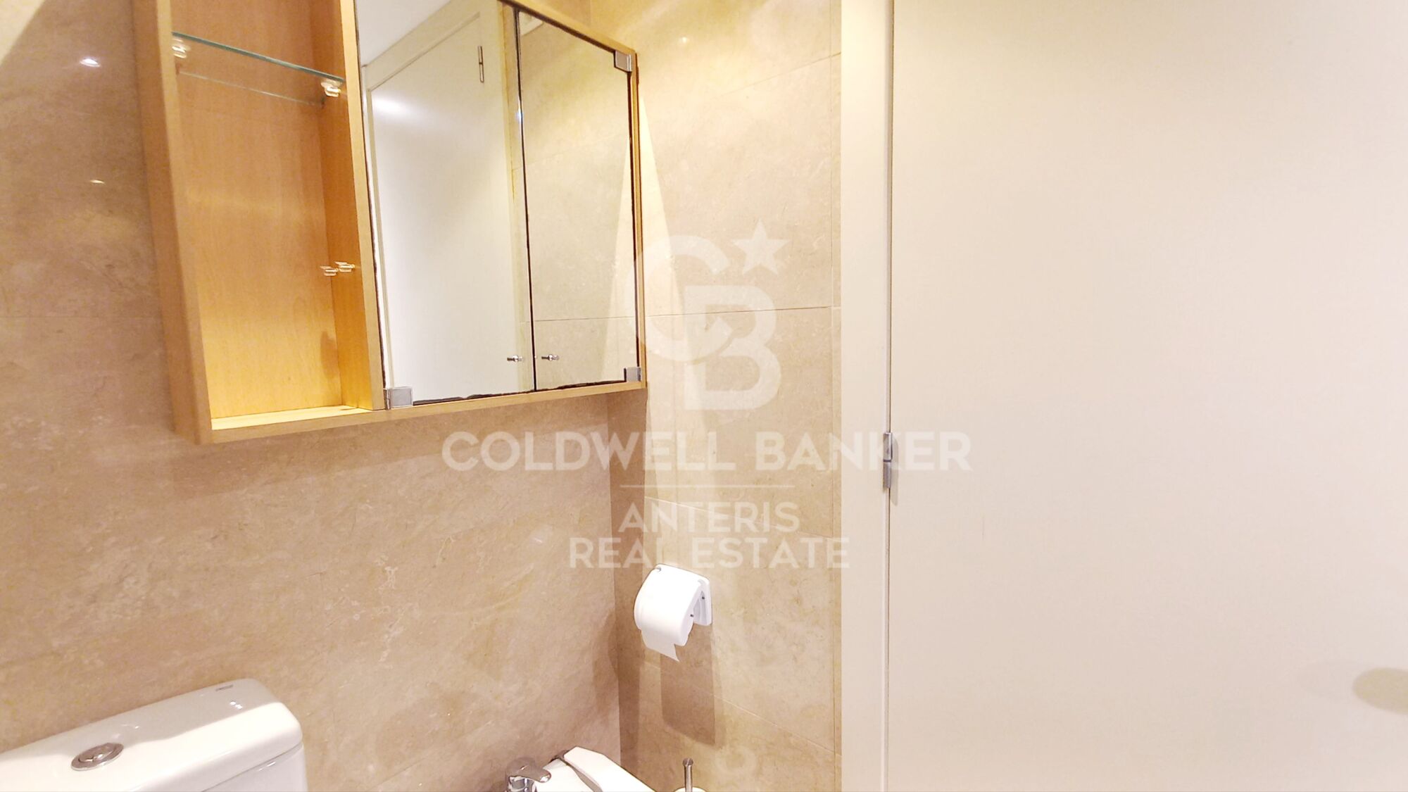 Housing with unobstructed views and common areas