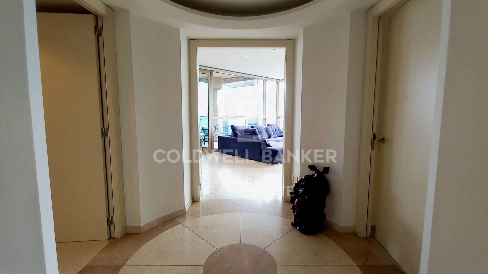 Housing with unobstructed views and common areas