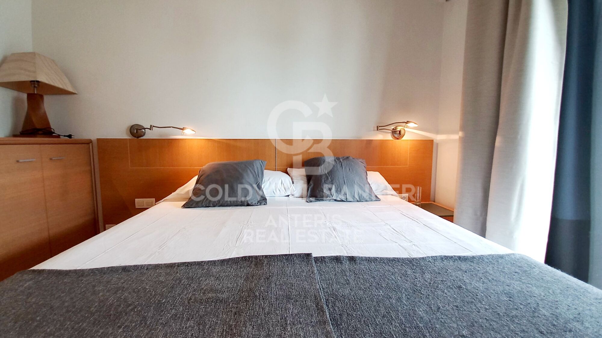 Housing with unobstructed views and common areas