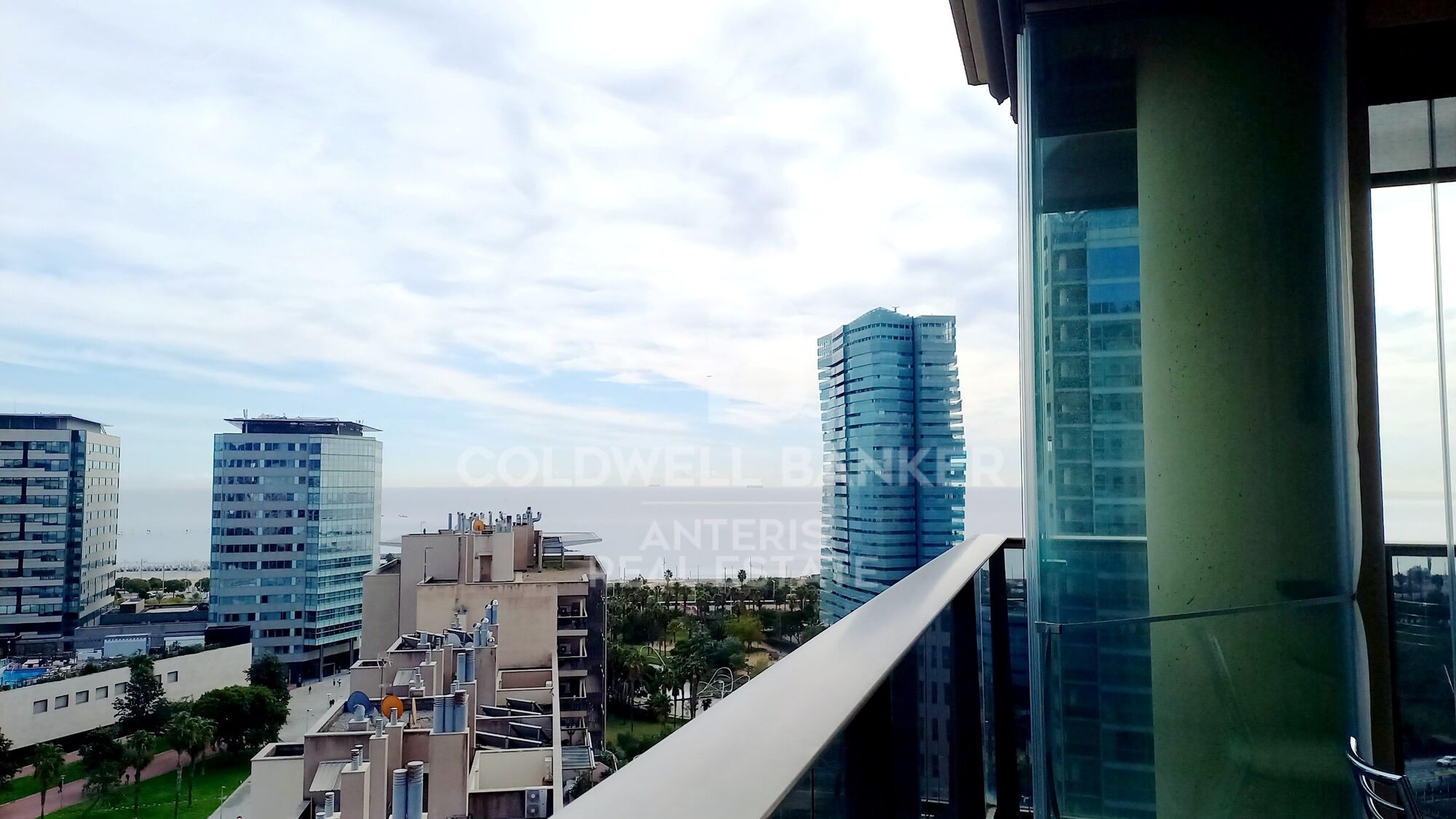 Housing with unobstructed views and common areas