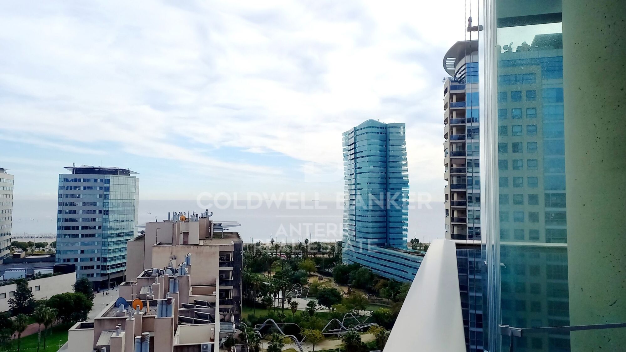 Vivienda con vistas despejadas y zonas comunes