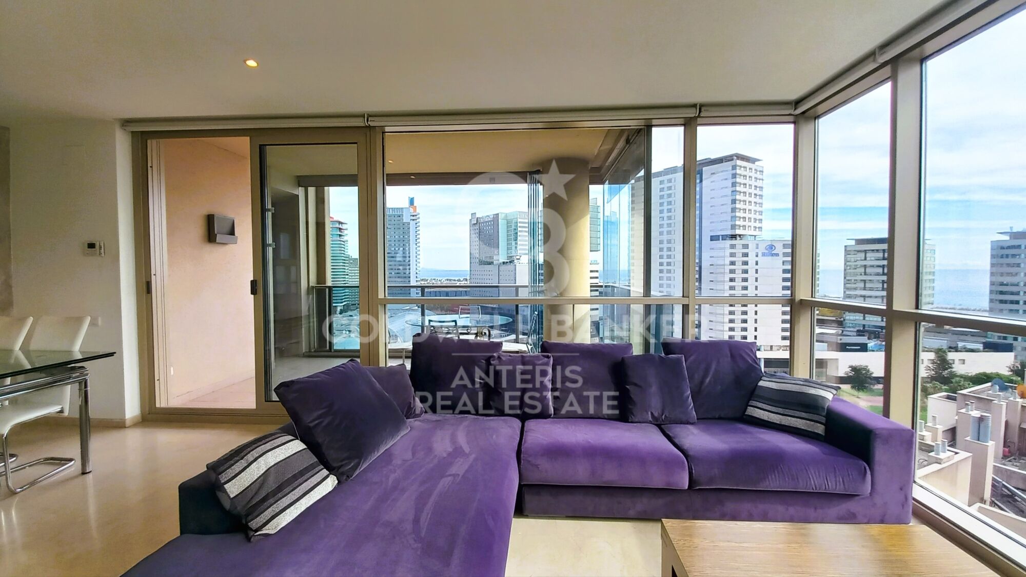 Vivienda con vistas despejadas y zonas comunes
