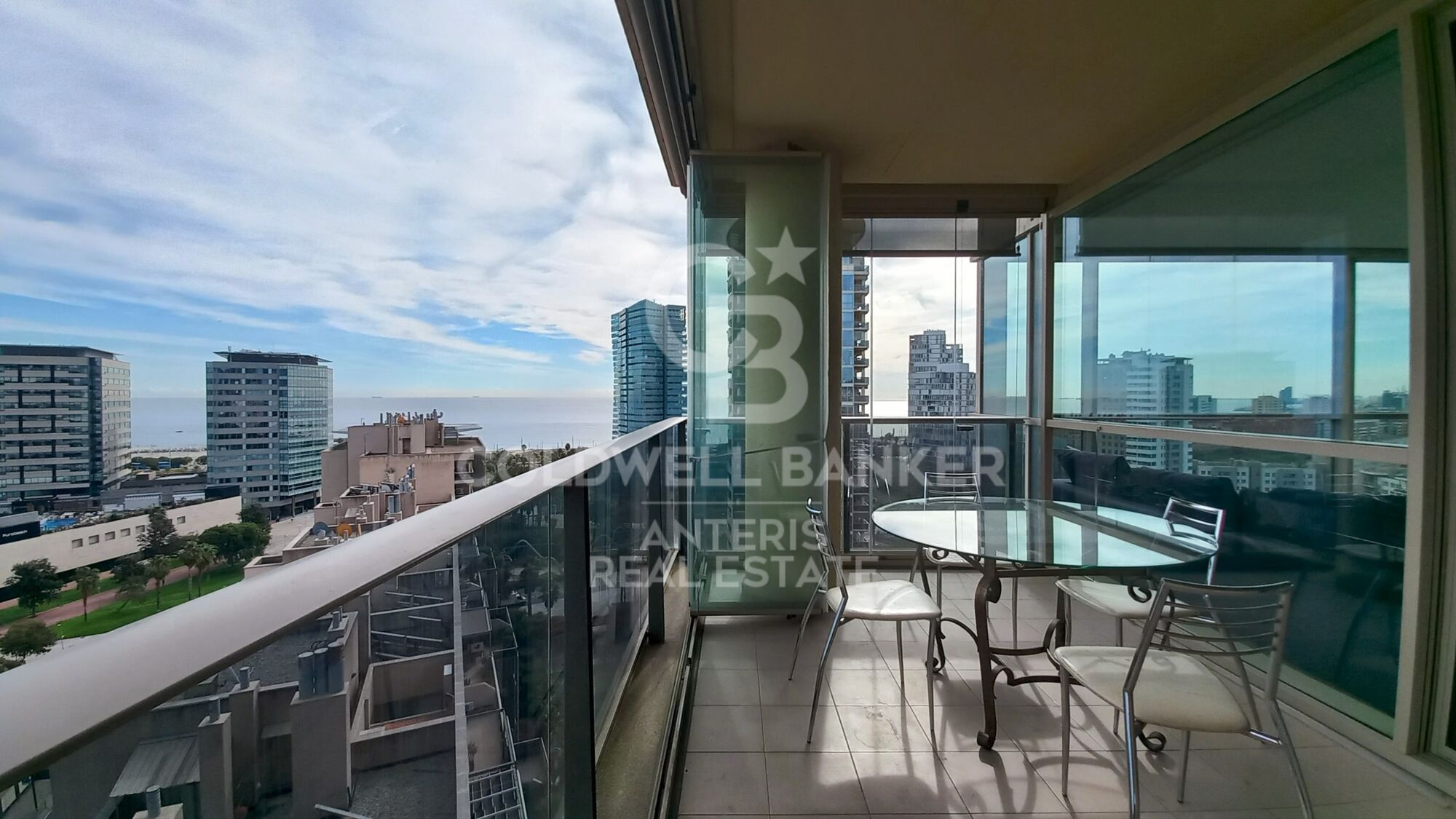 Vivienda con vistas despejadas y zonas comunes