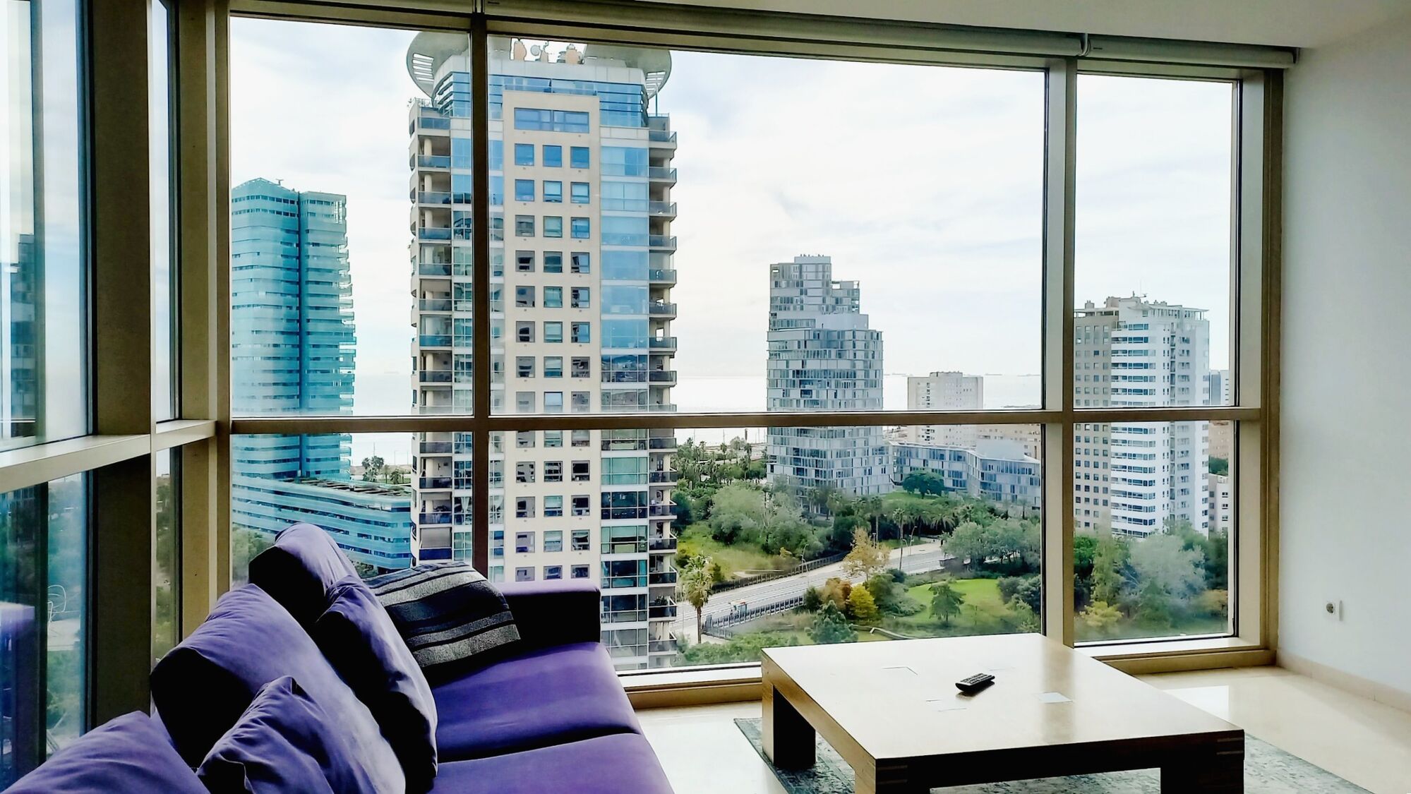 Housing with unobstructed views and common areas