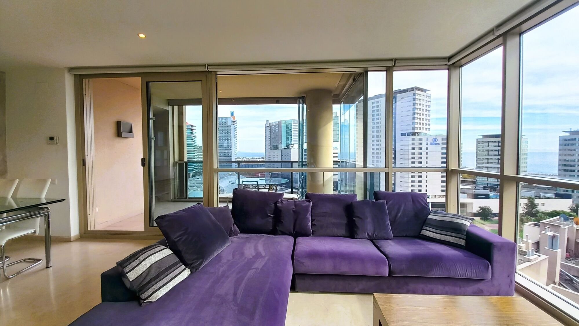 Housing with unobstructed views and common areas