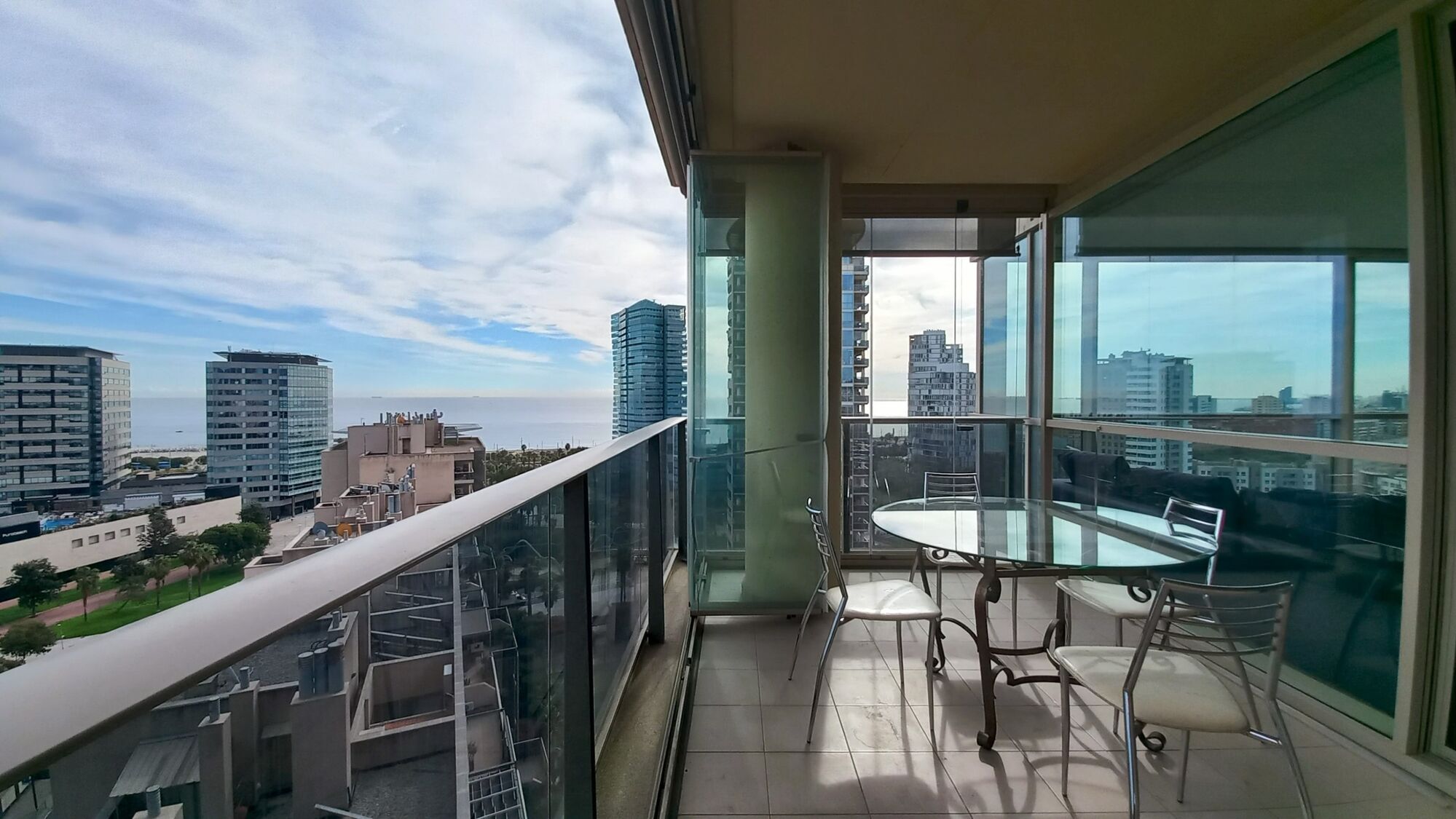 Housing with unobstructed views and common areas