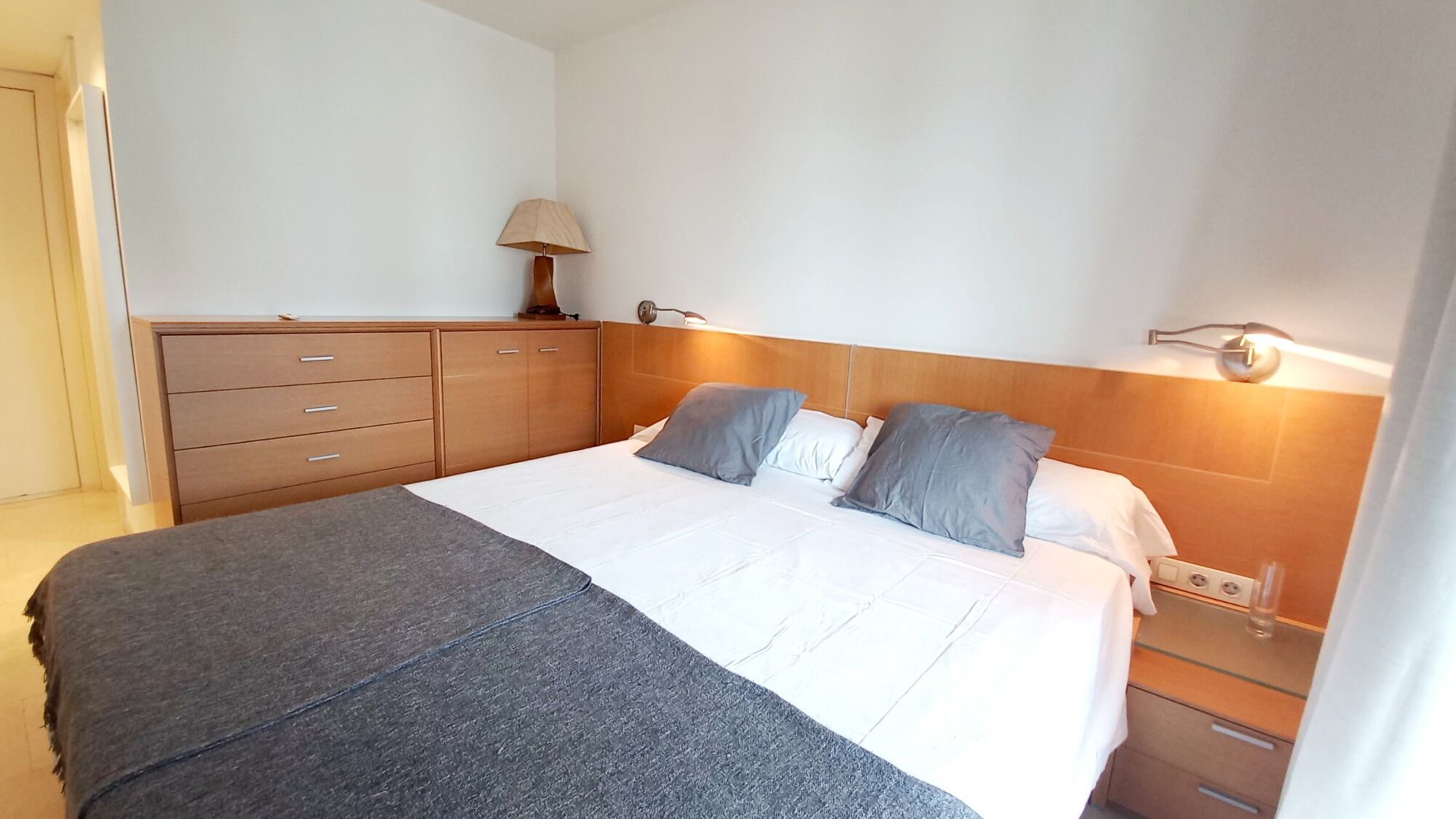 Housing with unobstructed views and common areas