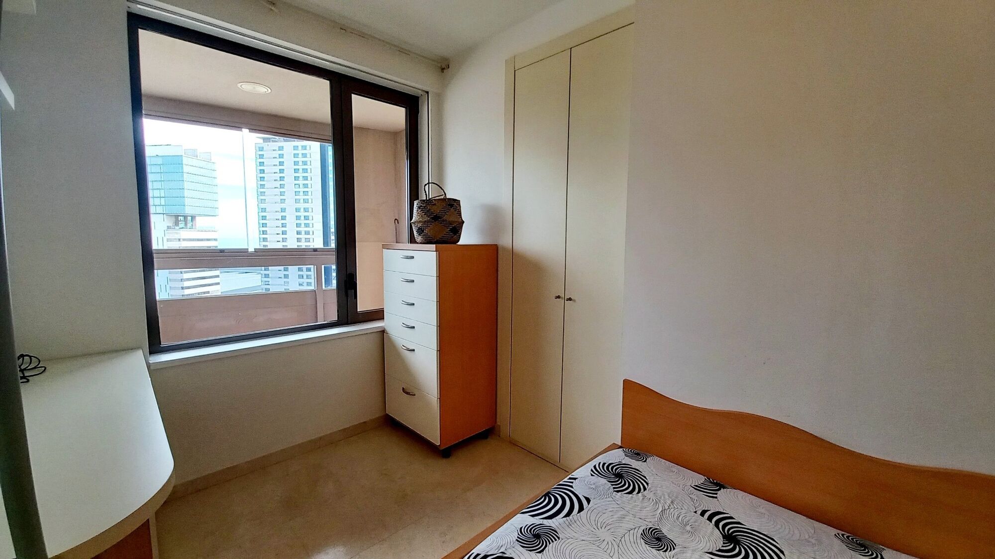 Housing with unobstructed views and common areas