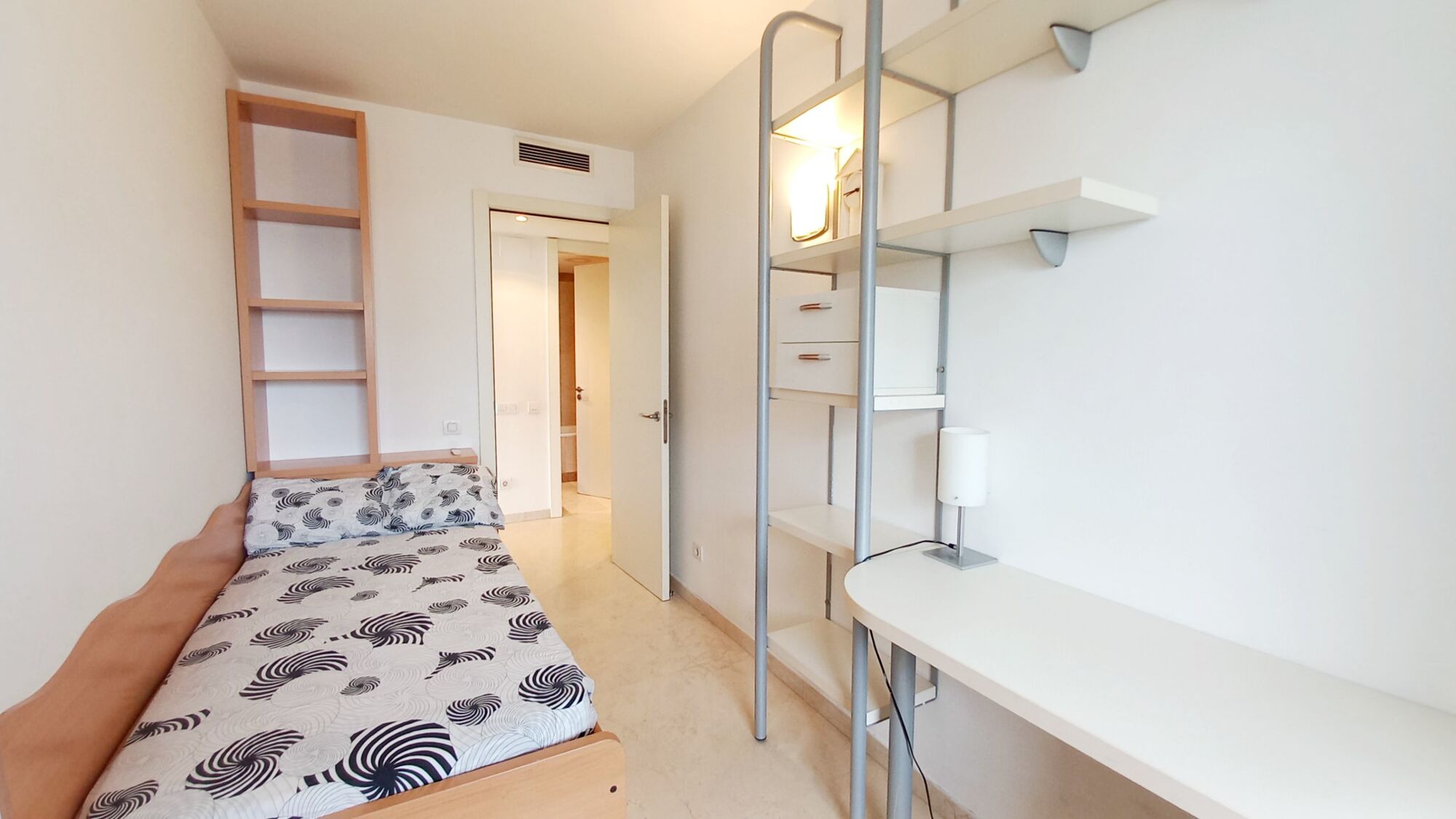 Housing with unobstructed views and common areas