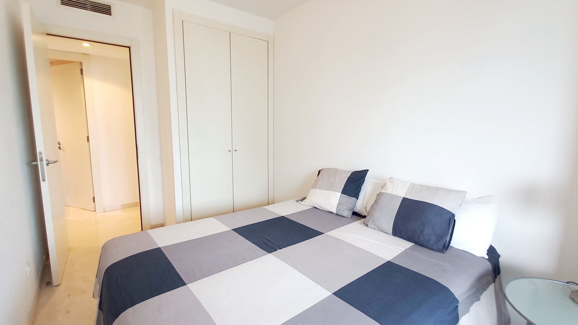 Housing with unobstructed views and common areas