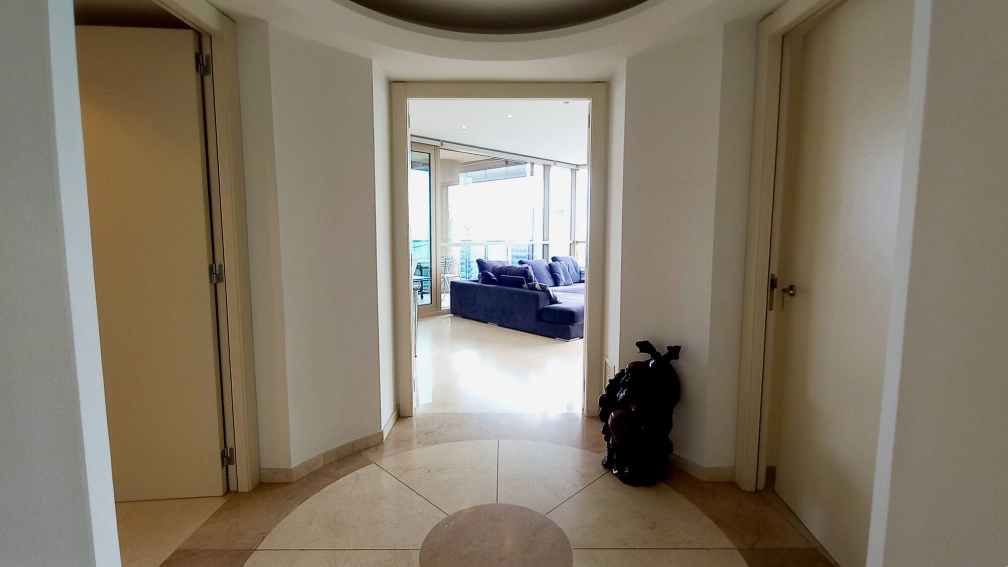 Housing with unobstructed views and common areas