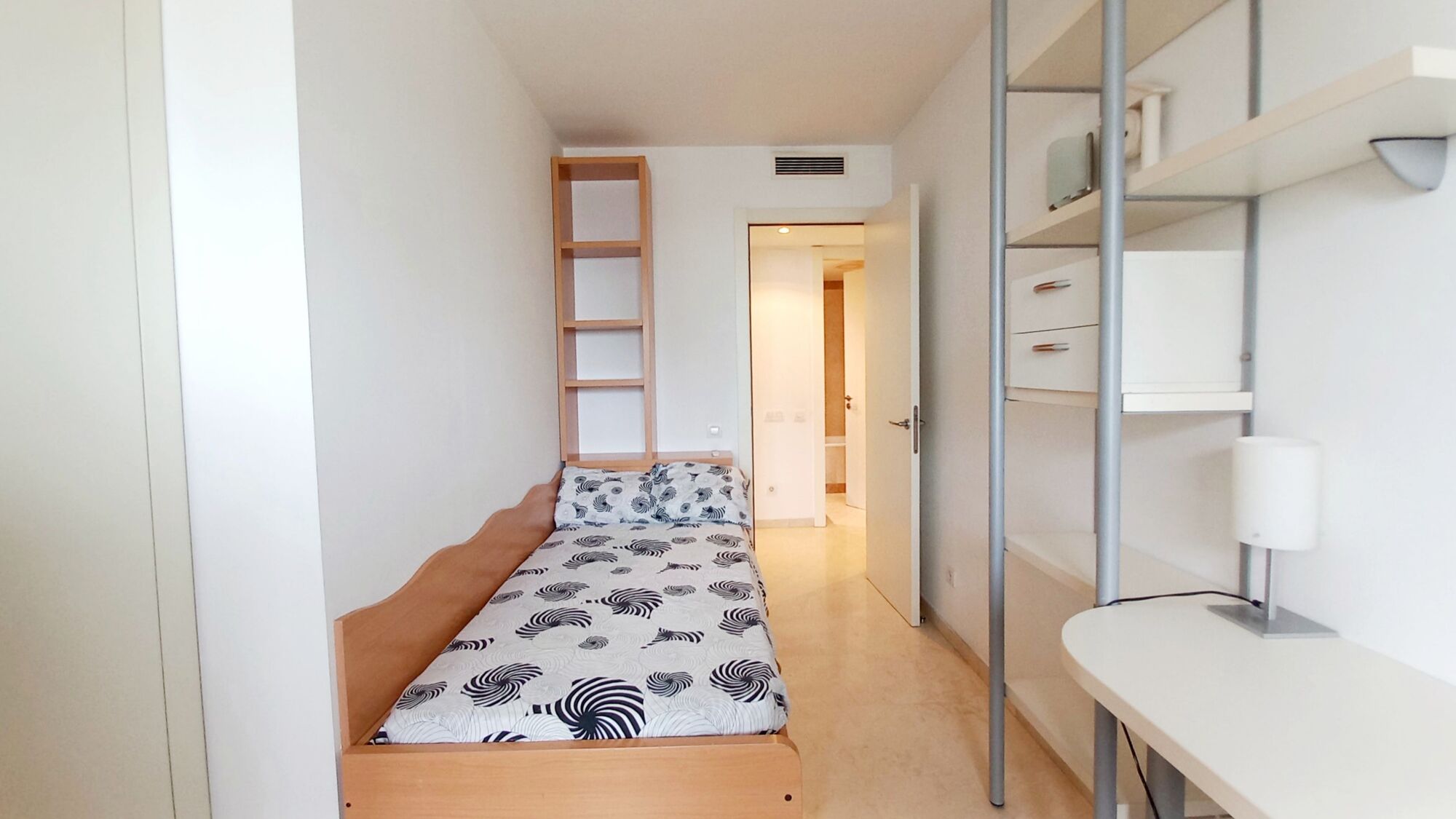 Housing with unobstructed views and common areas
