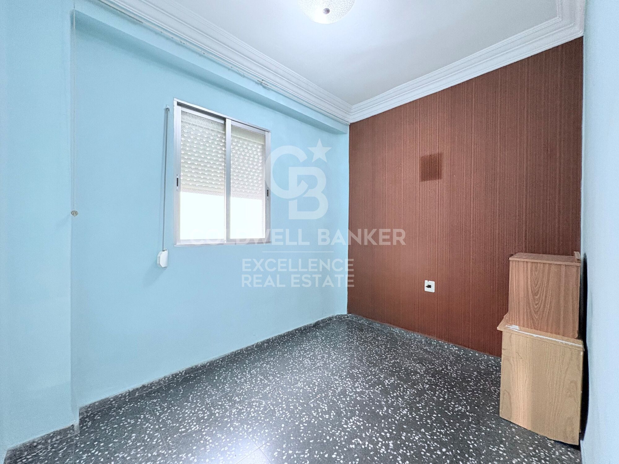 Fabuloso ático con terraza de 70 m² y gran potencial en Patraix.