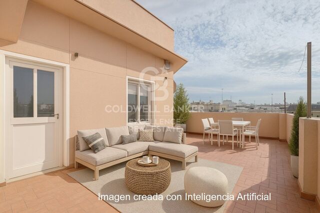 Penthouse avec terrasse de 70 m2 à rénover à Patraix