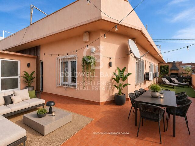 Penthouse with spectacular 70 m² terrace and great potential in Patraix.