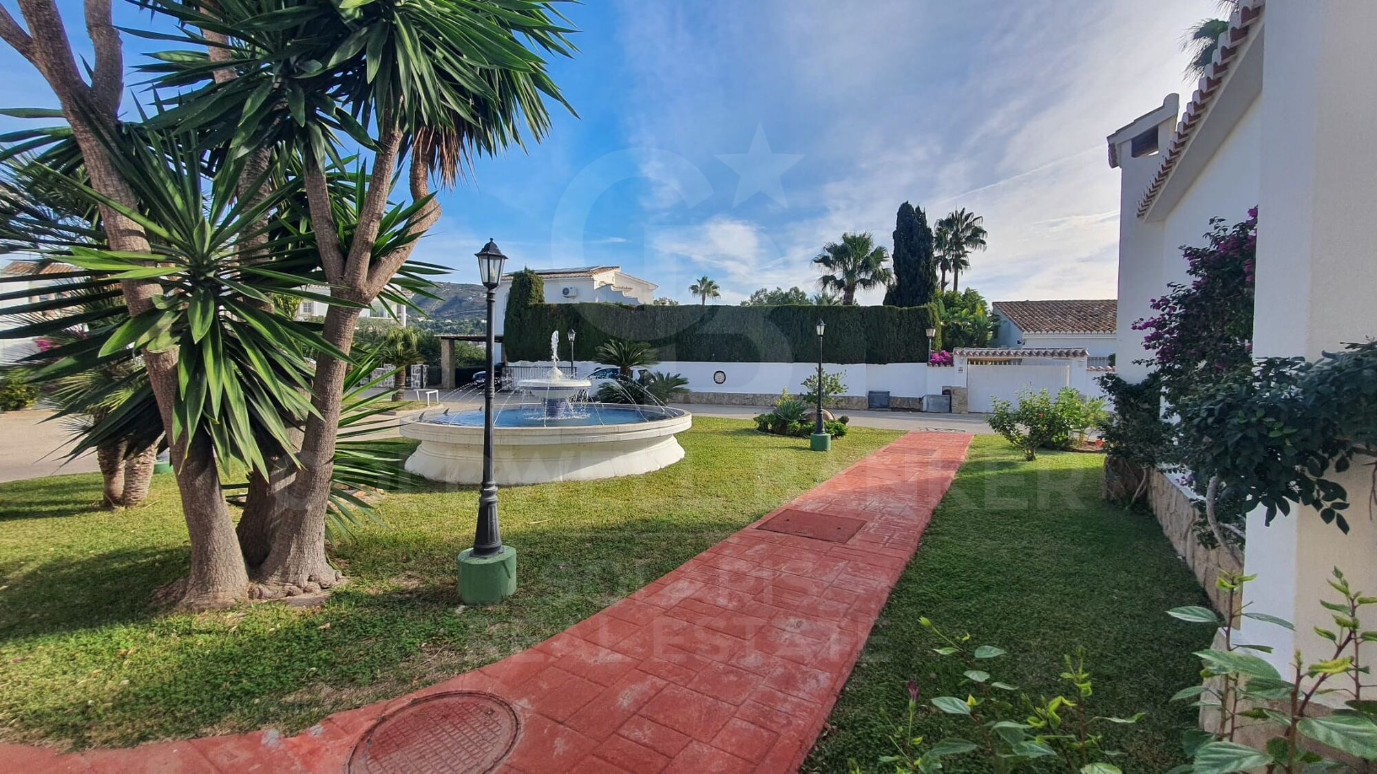 Chalet Adosado en exclusiva urbanización de Moraira