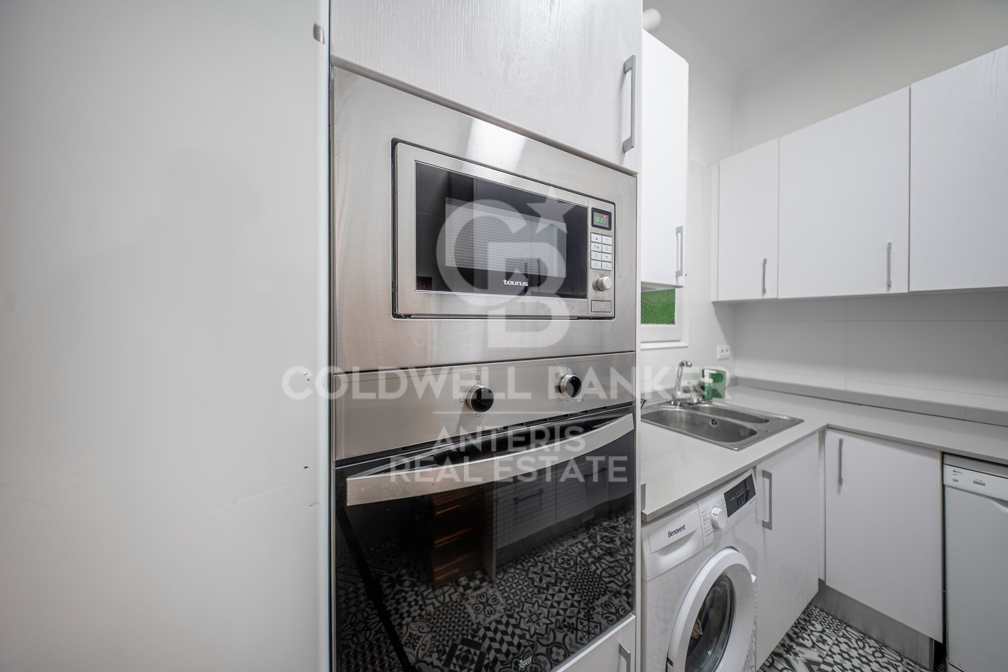 Piso en finca clasica con dos dormitorios dobles