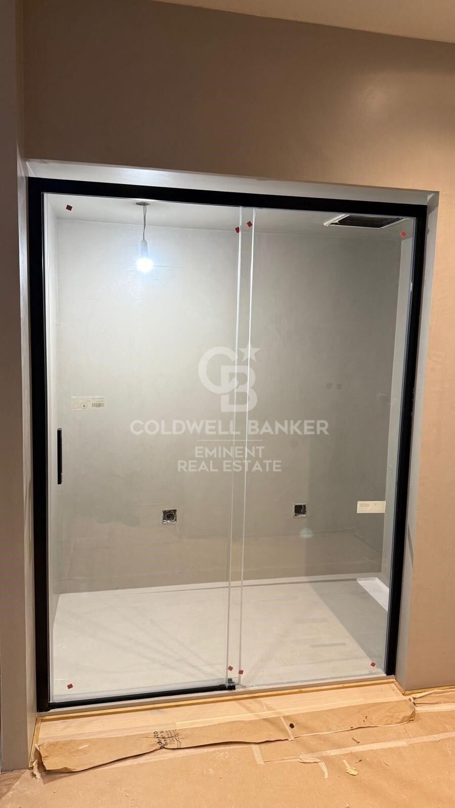 Zu Wohnzwecken saniertes Büro