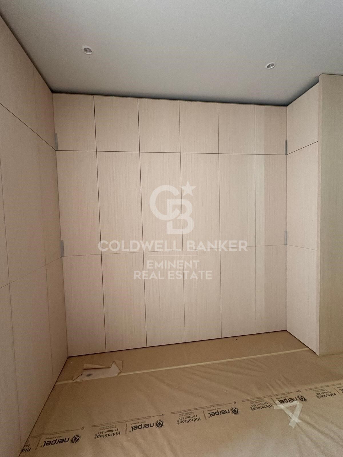 Zu Wohnzwecken saniertes Büro